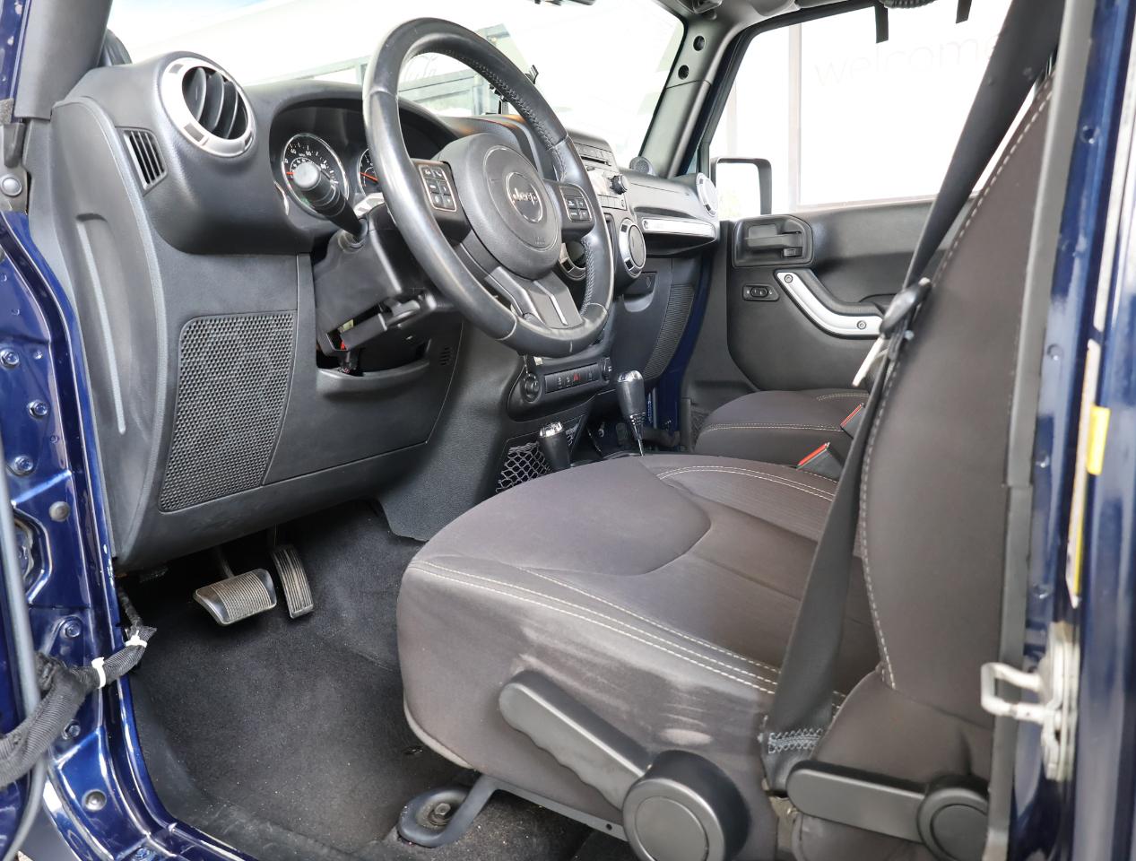 Jeep Wrangler Unlimited Sahara 4WD 2013