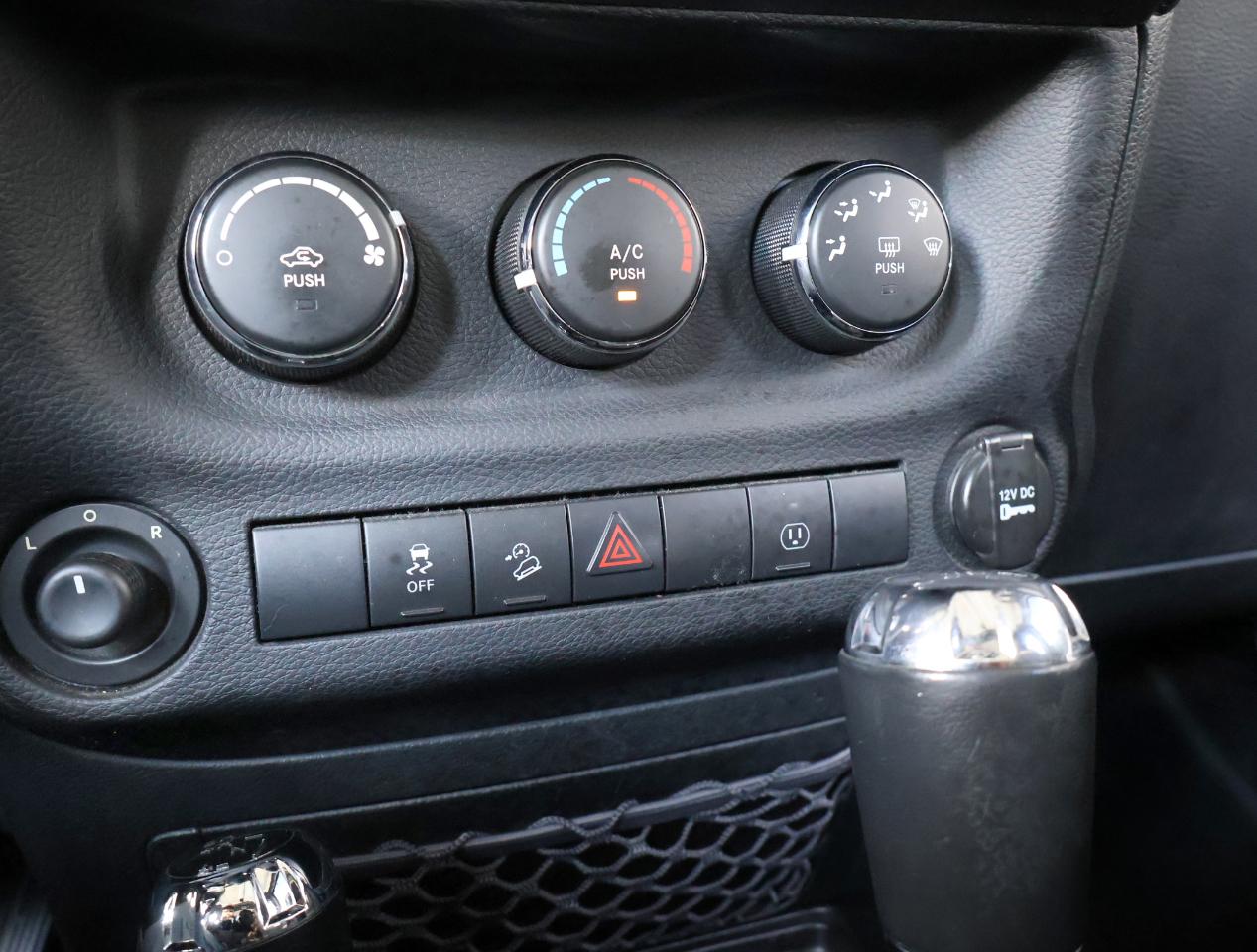 Jeep Wrangler Unlimited Sahara 4WD 2013