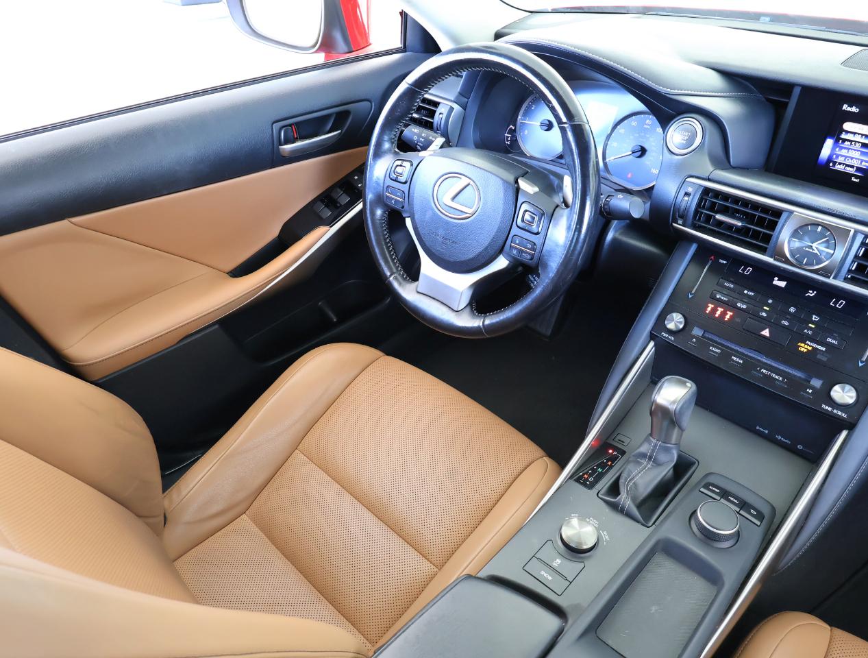 Lexus IS 300 RWD 2018