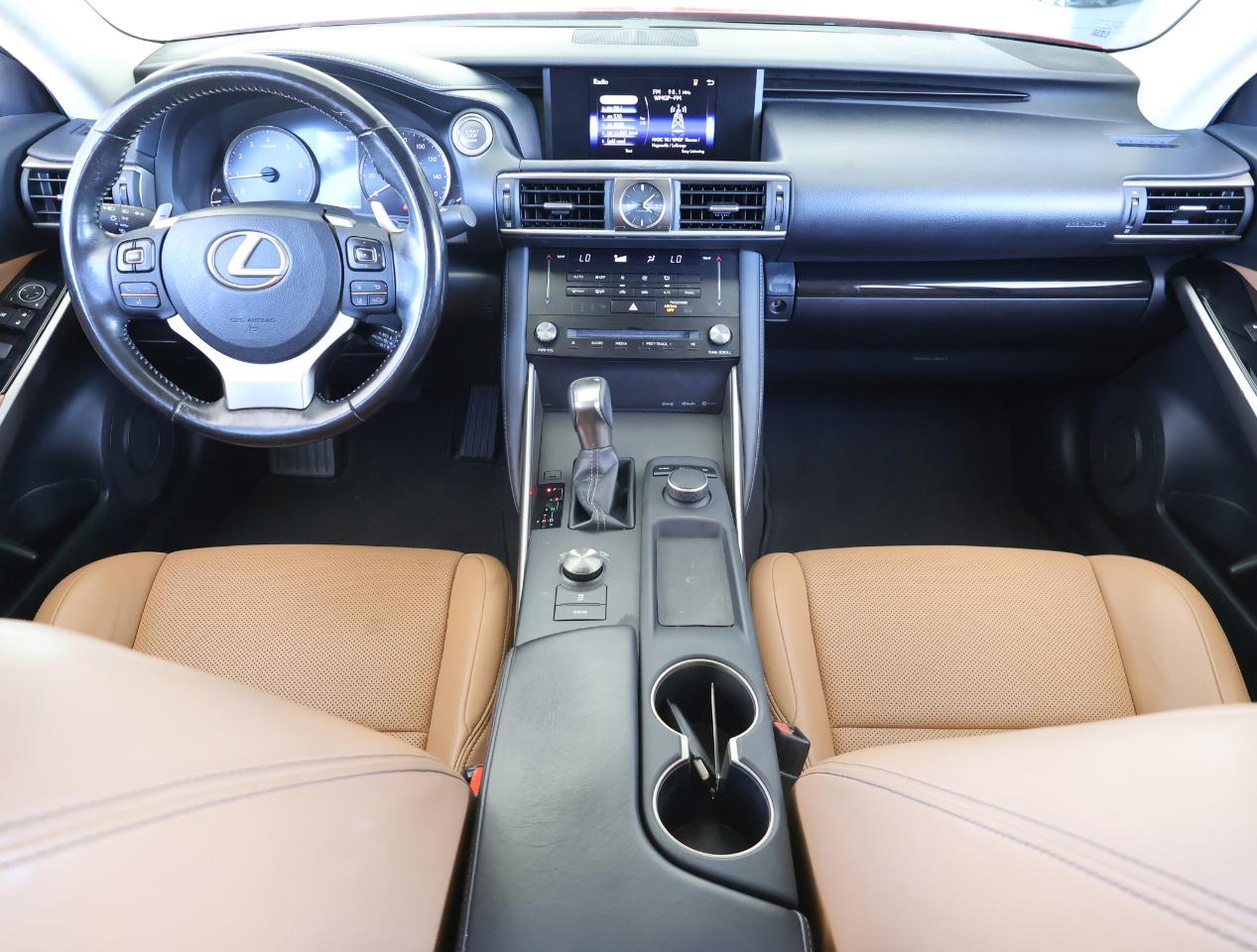 Lexus IS 300 RWD 2018
