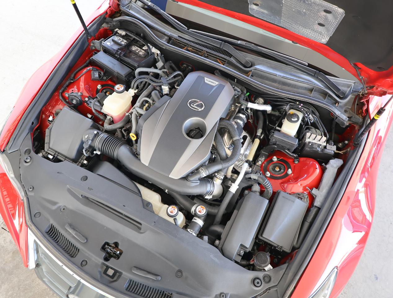 Lexus IS 300 RWD 2018
