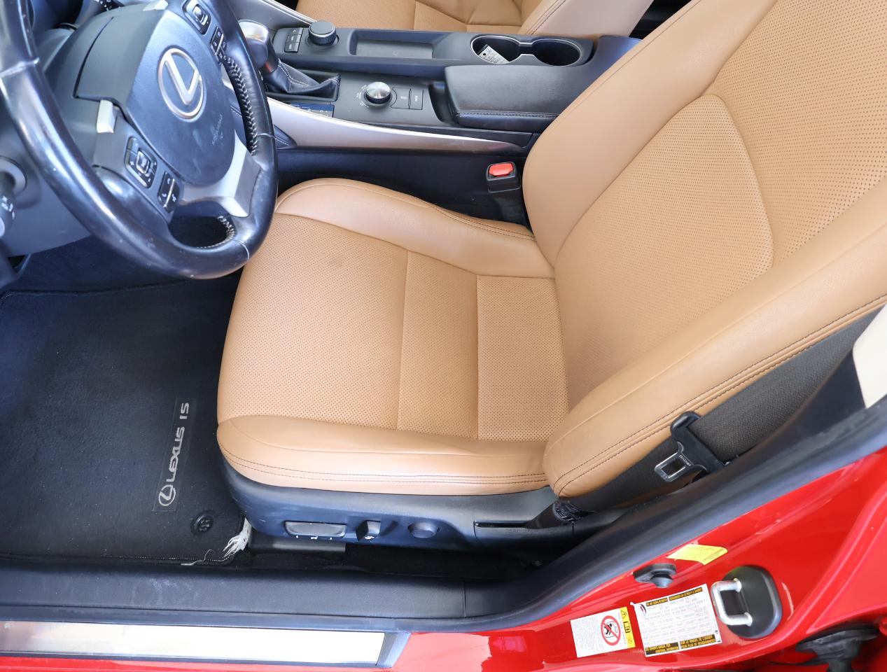 Lexus IS 300 RWD 2018