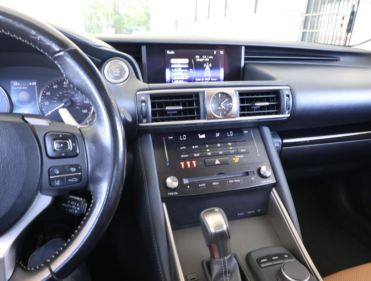 Lexus IS 300 RWD 2018