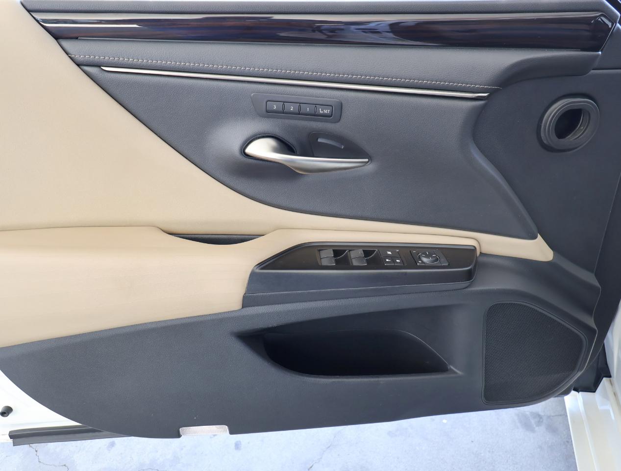 Lexus ES 350 Luxury 2019