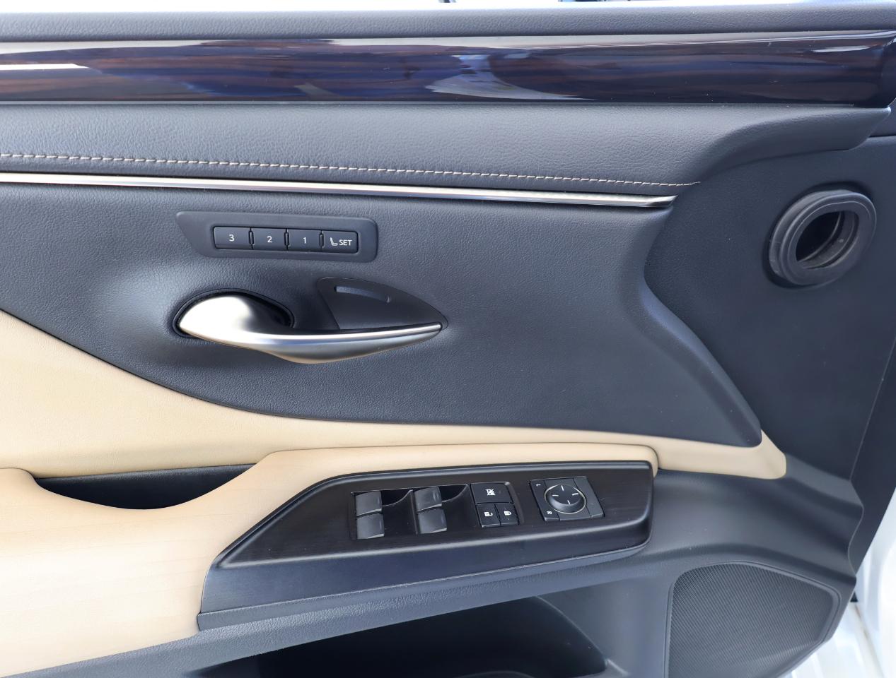 Lexus ES 350 Luxury 2019