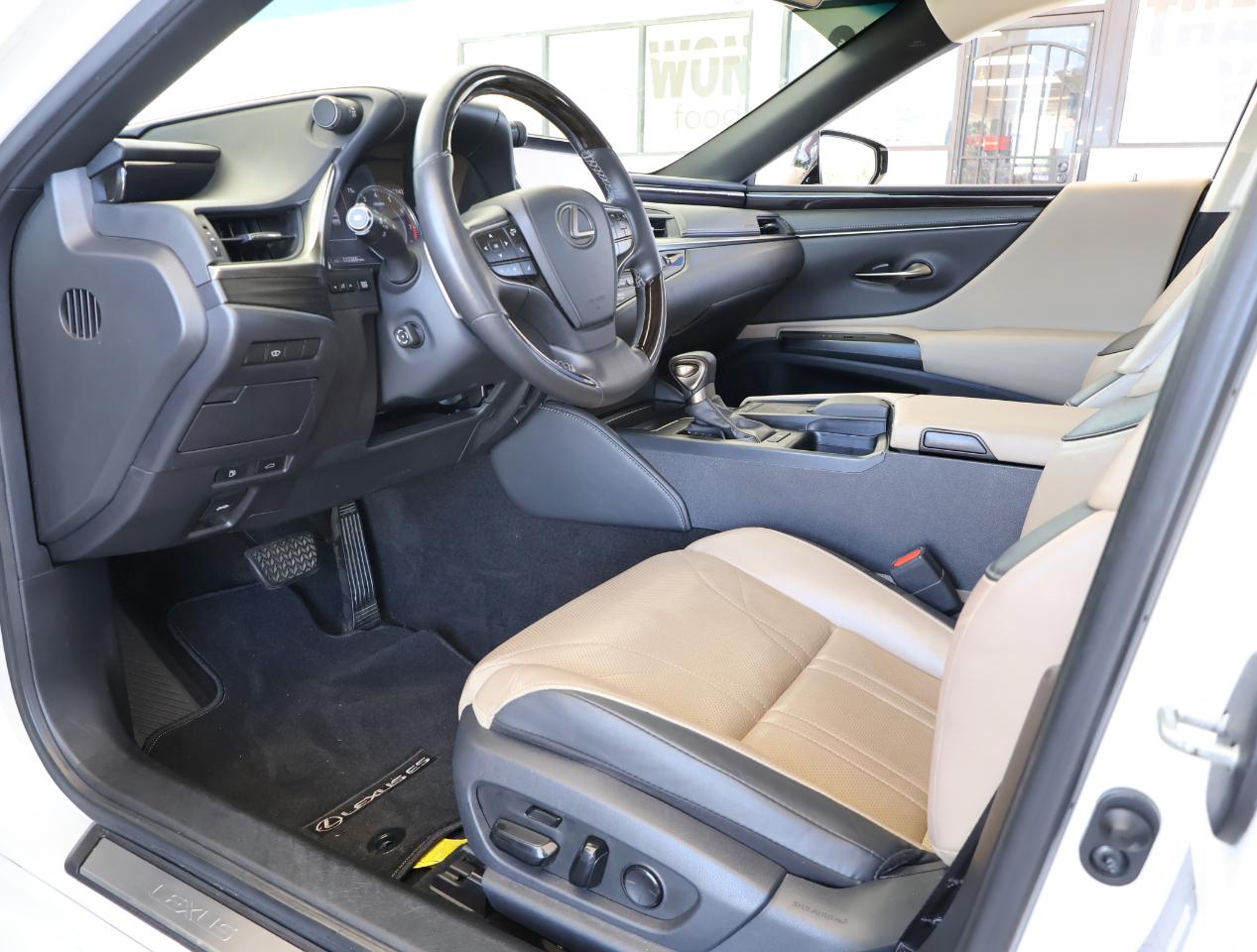 Lexus ES 350 Luxury 2019