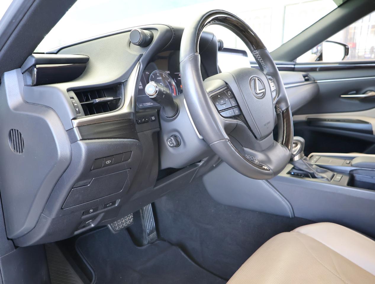 Lexus ES 350 Luxury 2019