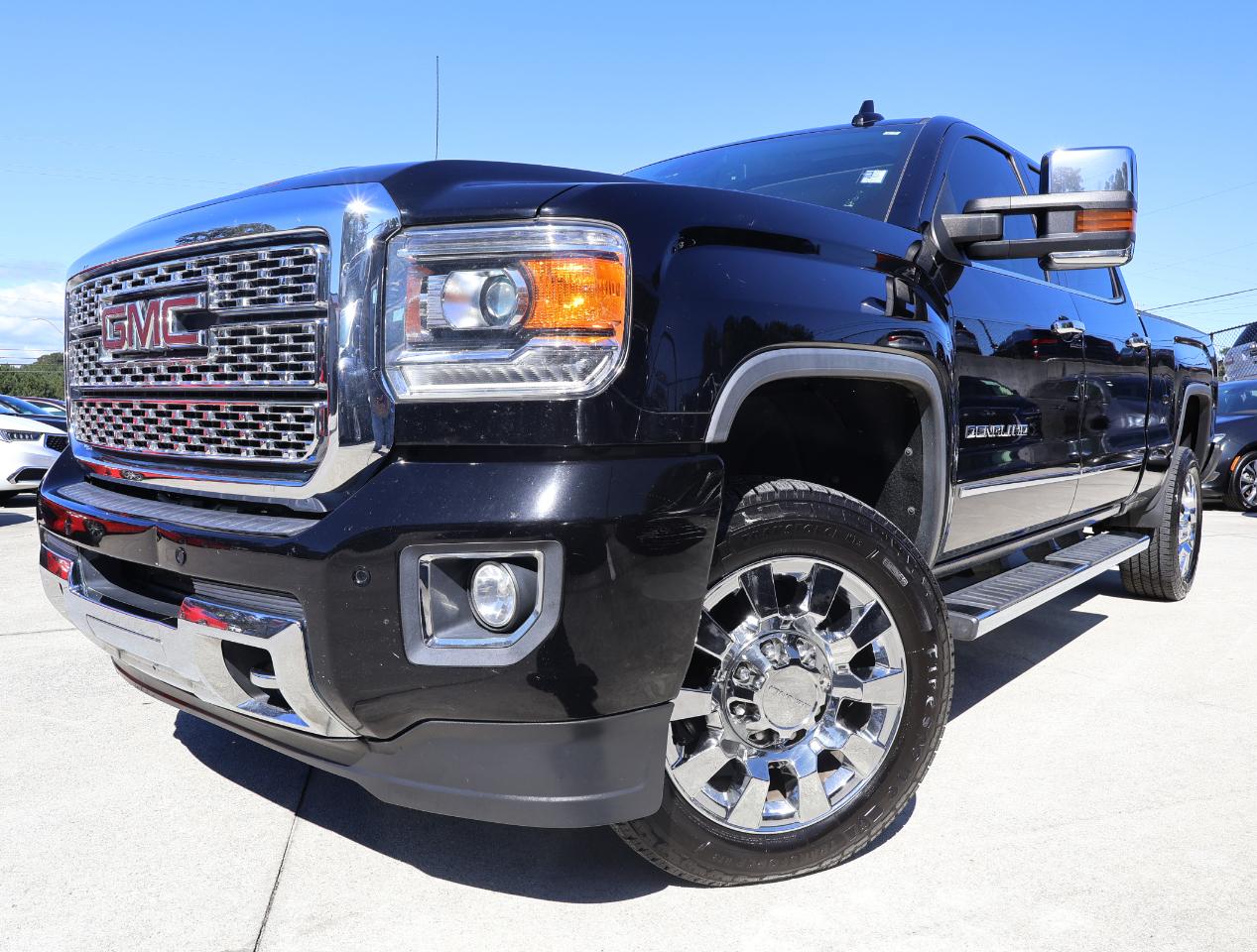 GMC Sierra 2500HD Denali Crew Cab 4WD 2019