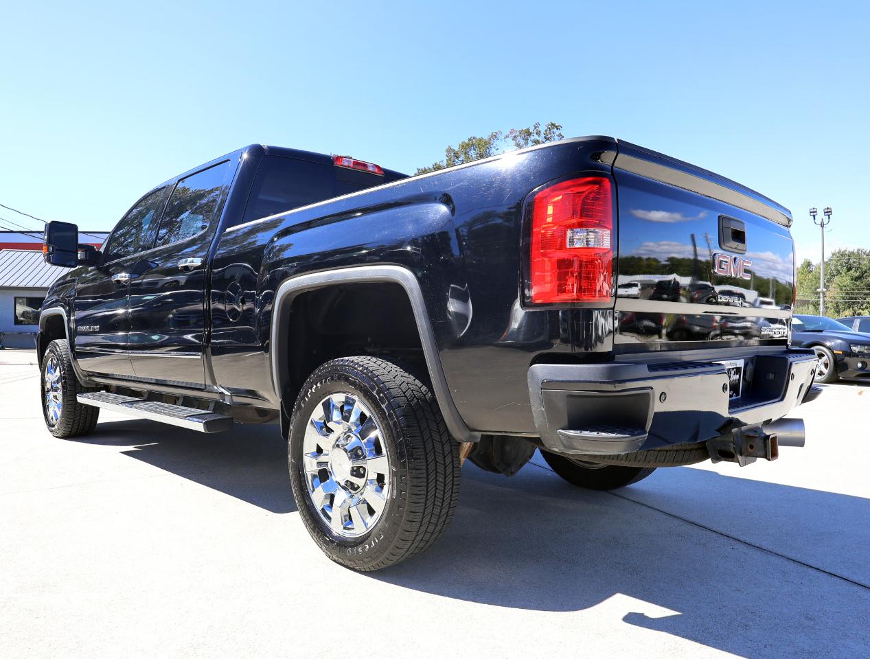 GMC Sierra 2500HD Denali Crew Cab 4WD 2019