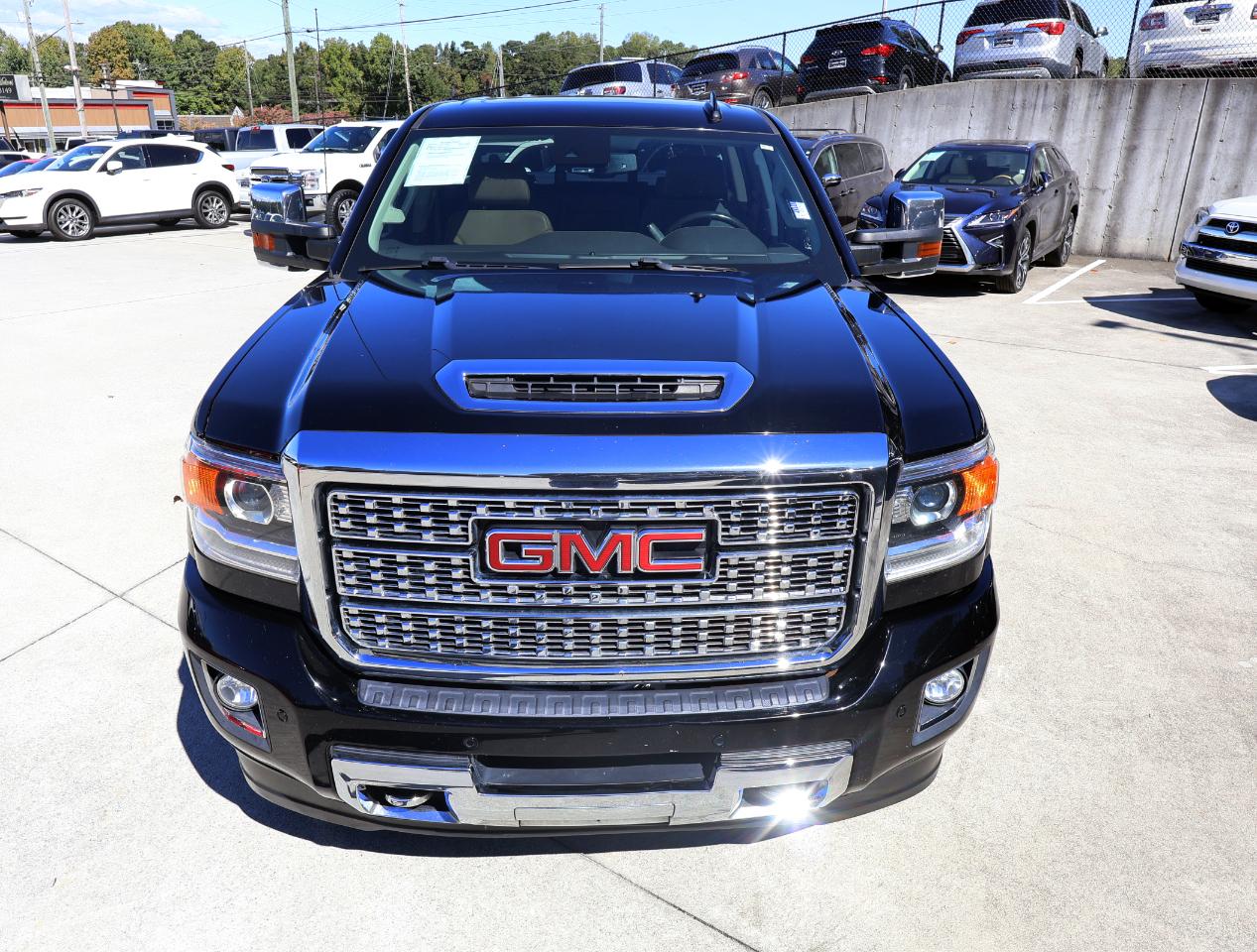 GMC Sierra 2500HD Denali Crew Cab 4WD 2019