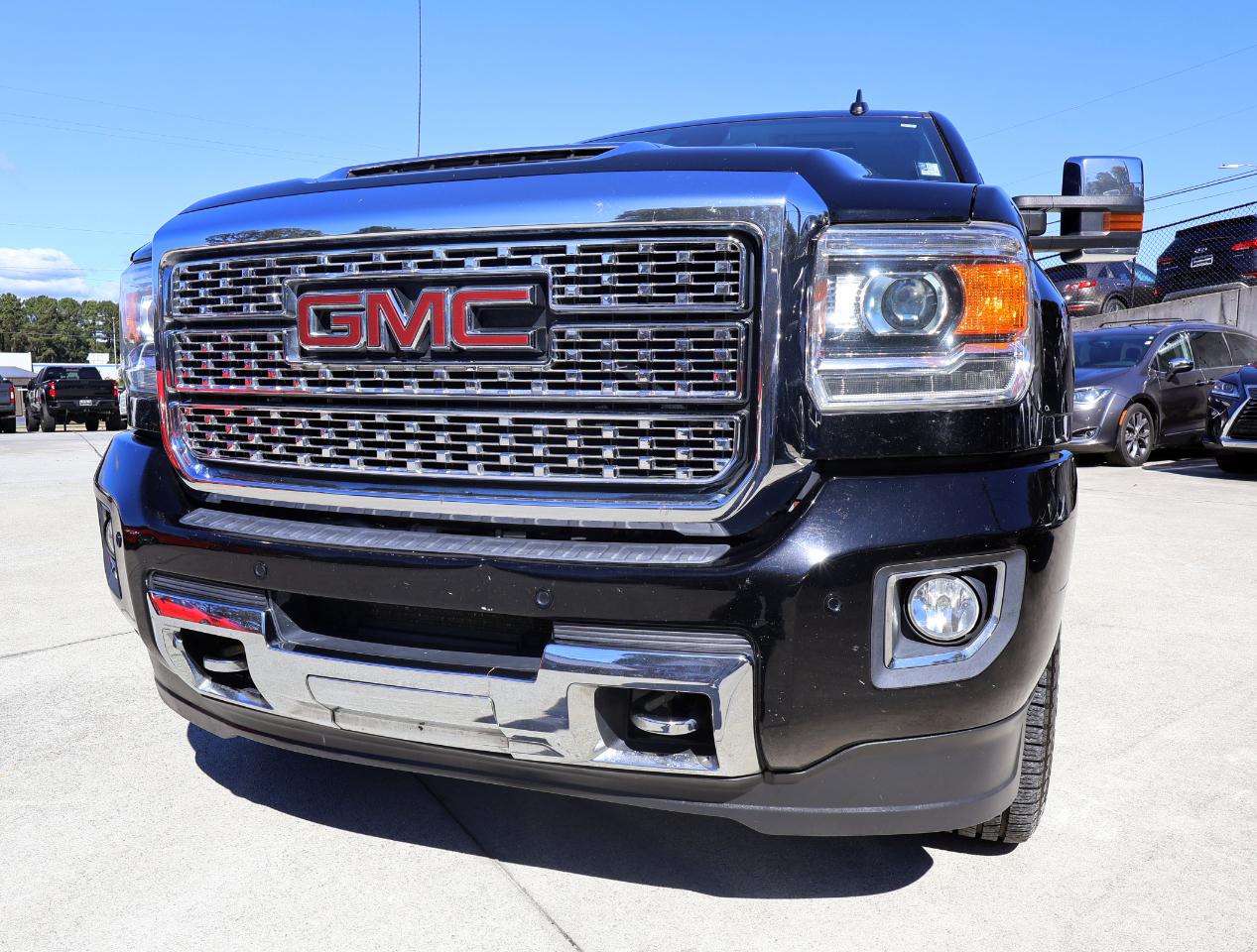 GMC Sierra 2500HD Denali Crew Cab 4WD 2019