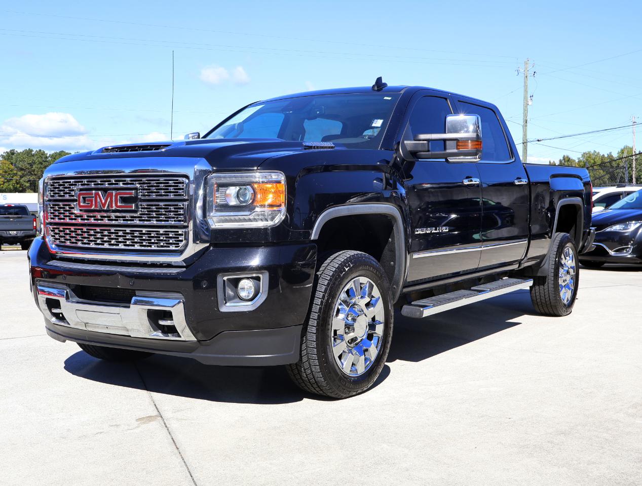GMC Sierra 2500HD Denali Crew Cab 4WD 2019