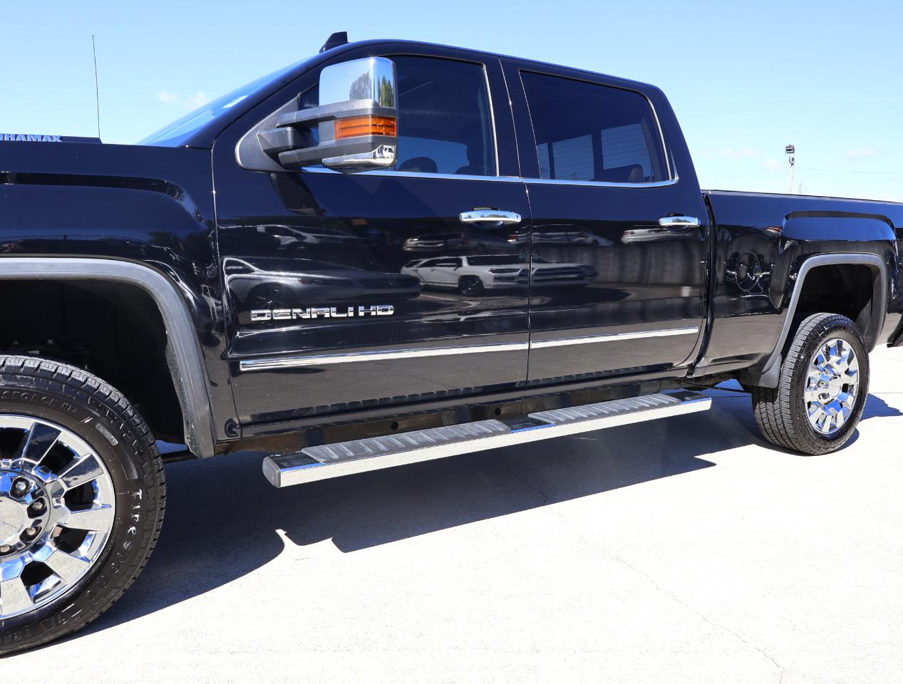 GMC Sierra 2500HD Denali Crew Cab 4WD 2019