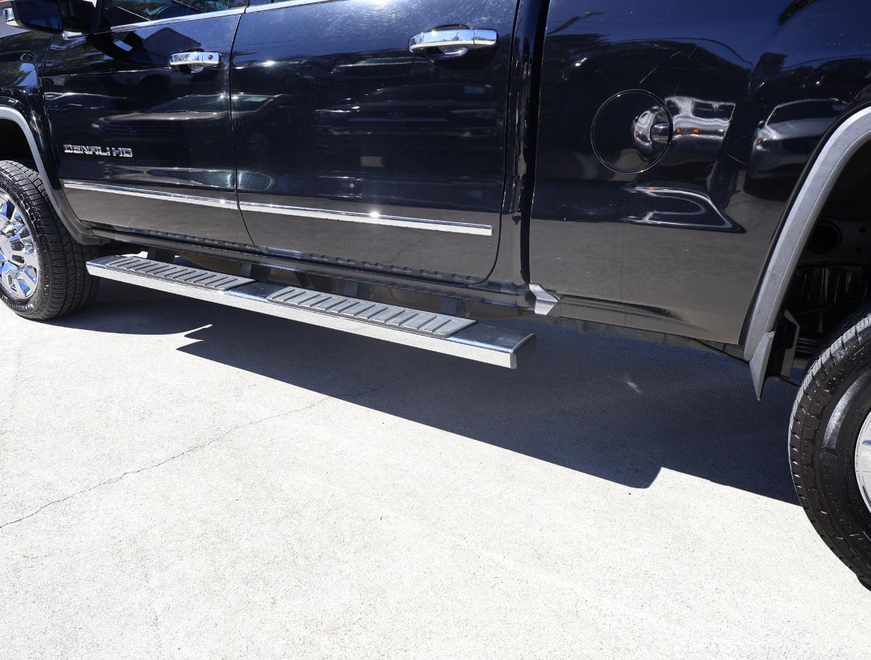 GMC Sierra 2500HD Denali Crew Cab 4WD 2019