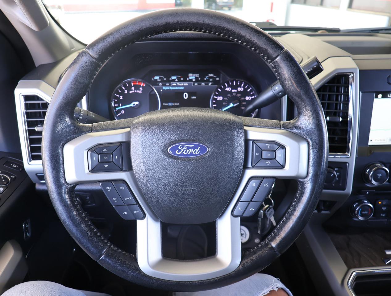 Ford F-250 SD Lariat Crew Cab 4WD 2018