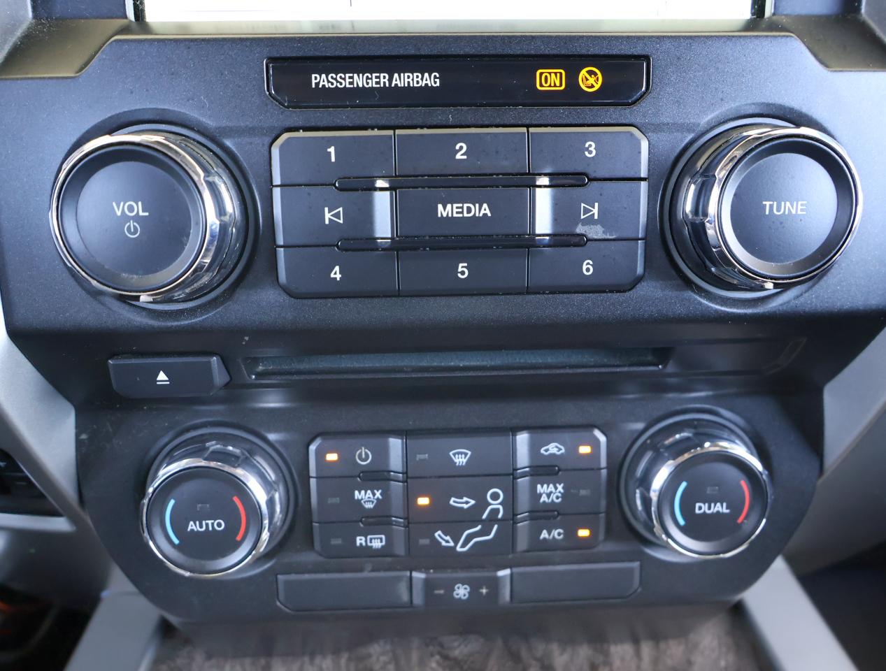 Ford F-250 SD Lariat Crew Cab 4WD 2018