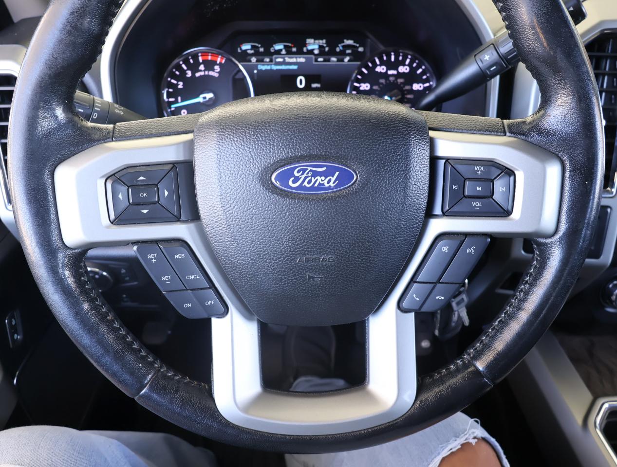 Ford F-250 SD Lariat Crew Cab 4WD 2018