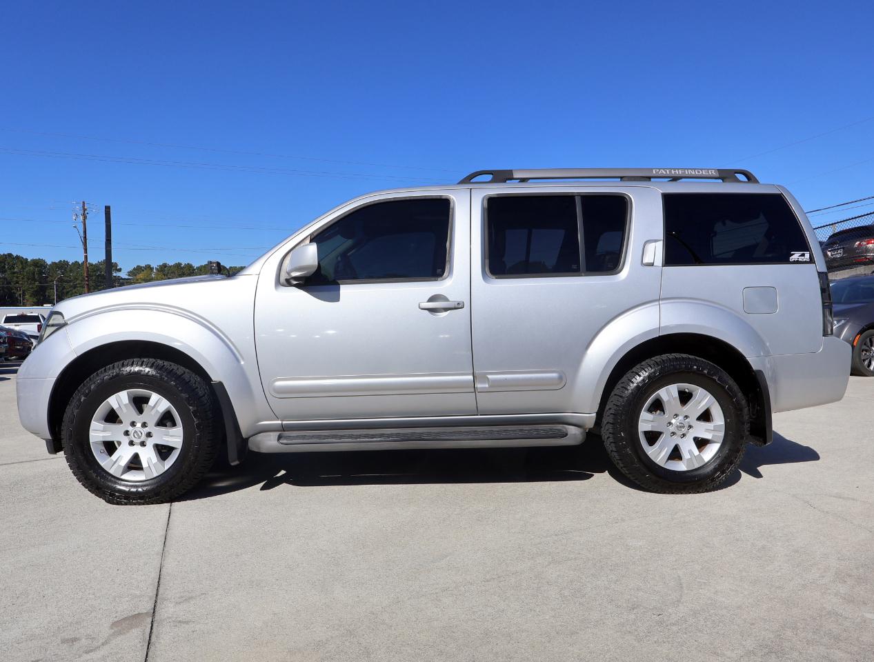 Nissan Pathfinder LE 4WD 2005