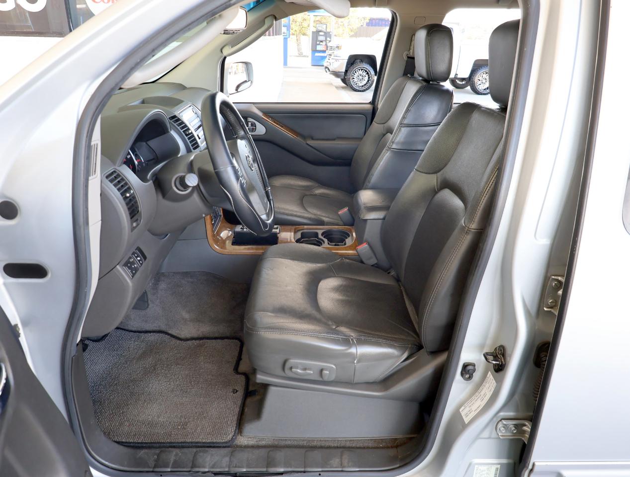 Nissan Pathfinder LE 4WD 2005