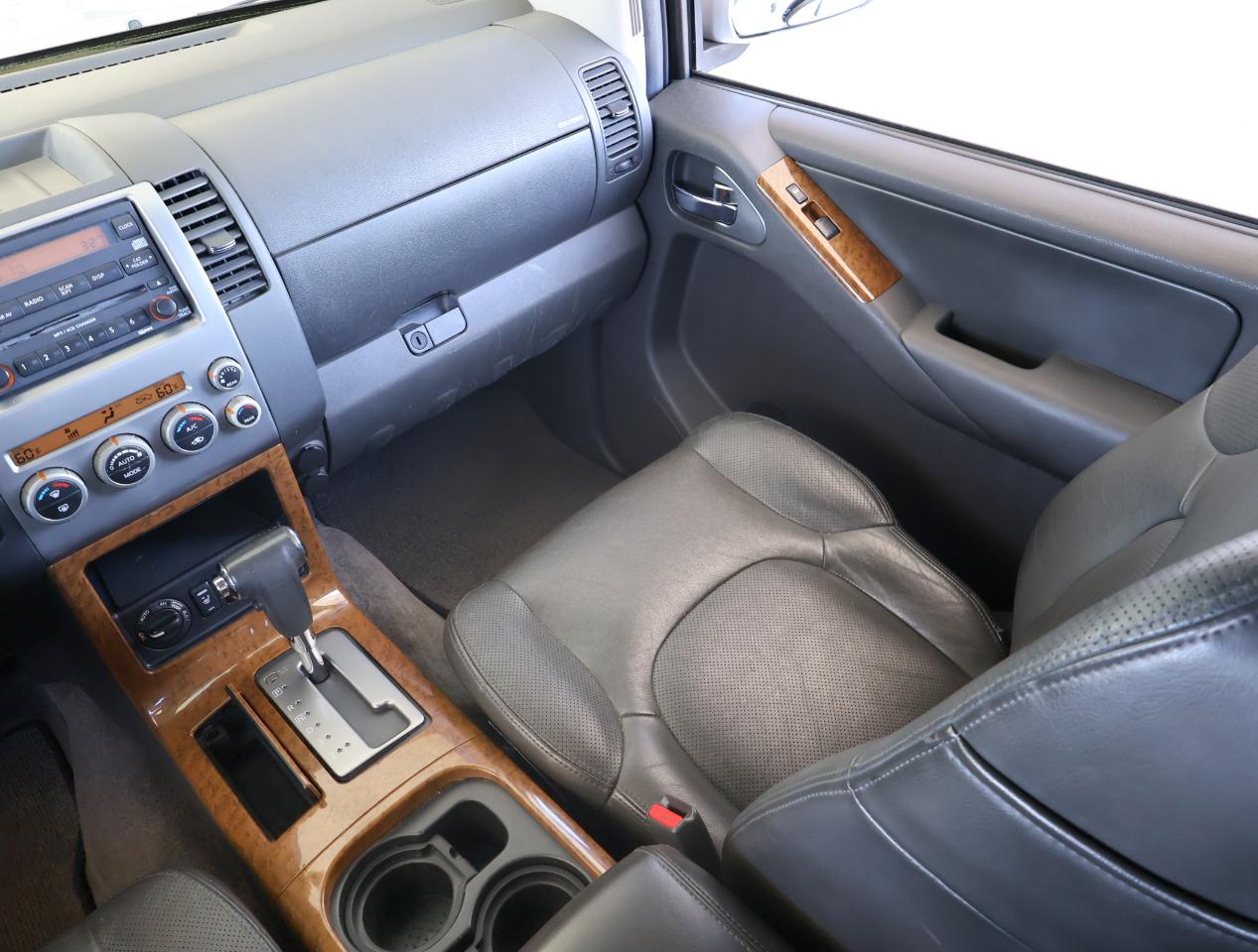 Nissan Pathfinder LE 4WD 2005