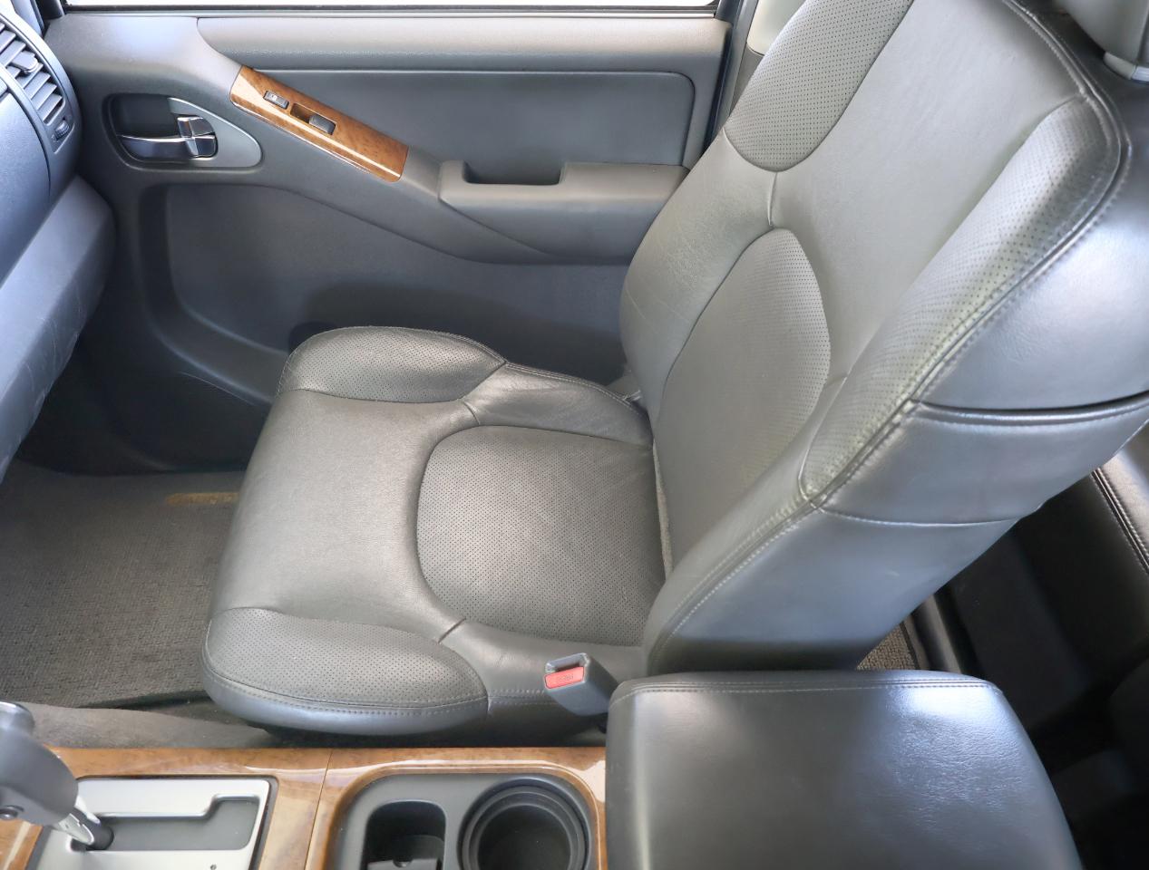 Nissan Pathfinder LE 4WD 2005