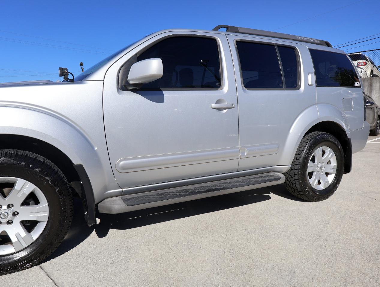 Nissan Pathfinder LE 4WD 2005