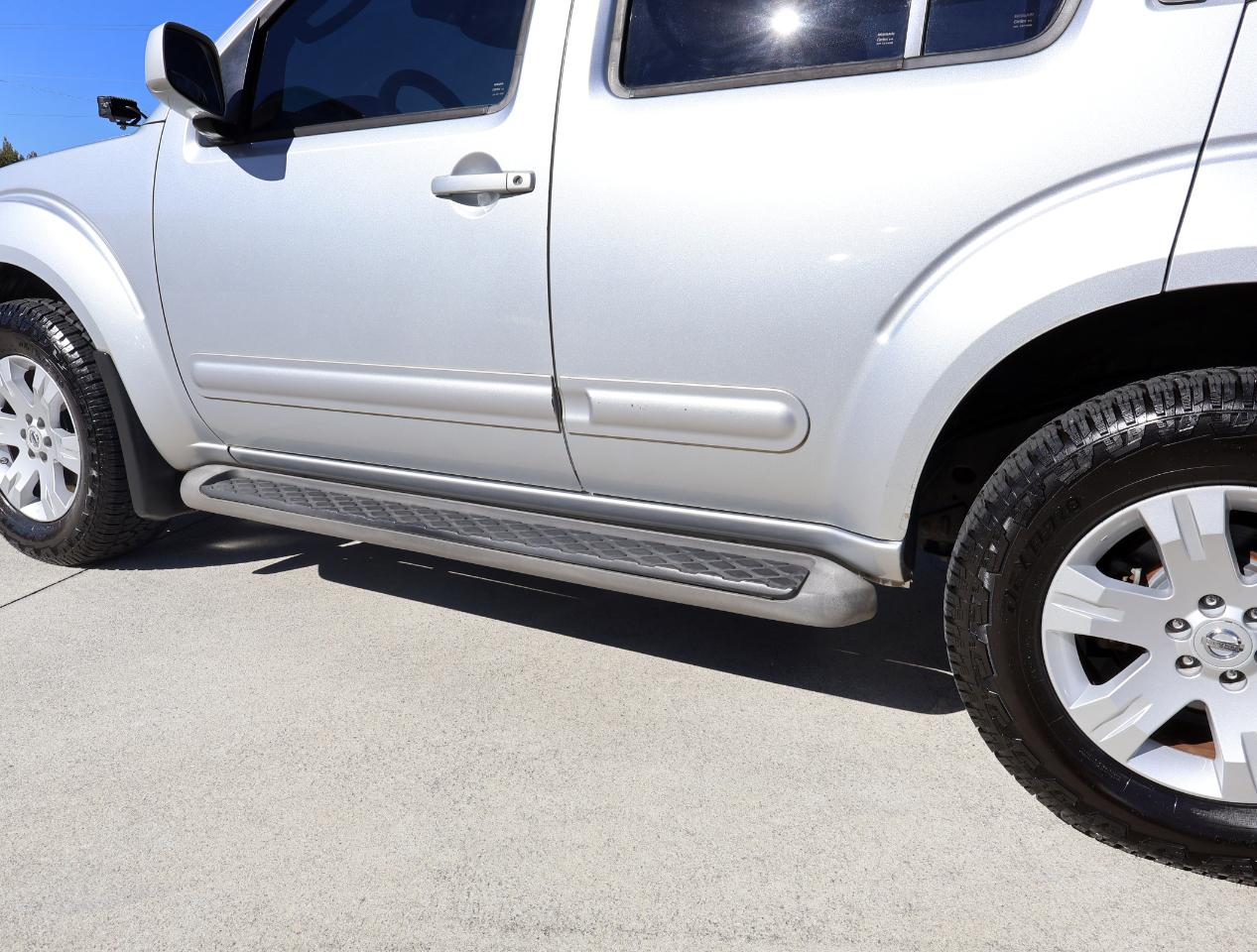 Nissan Pathfinder LE 4WD 2005