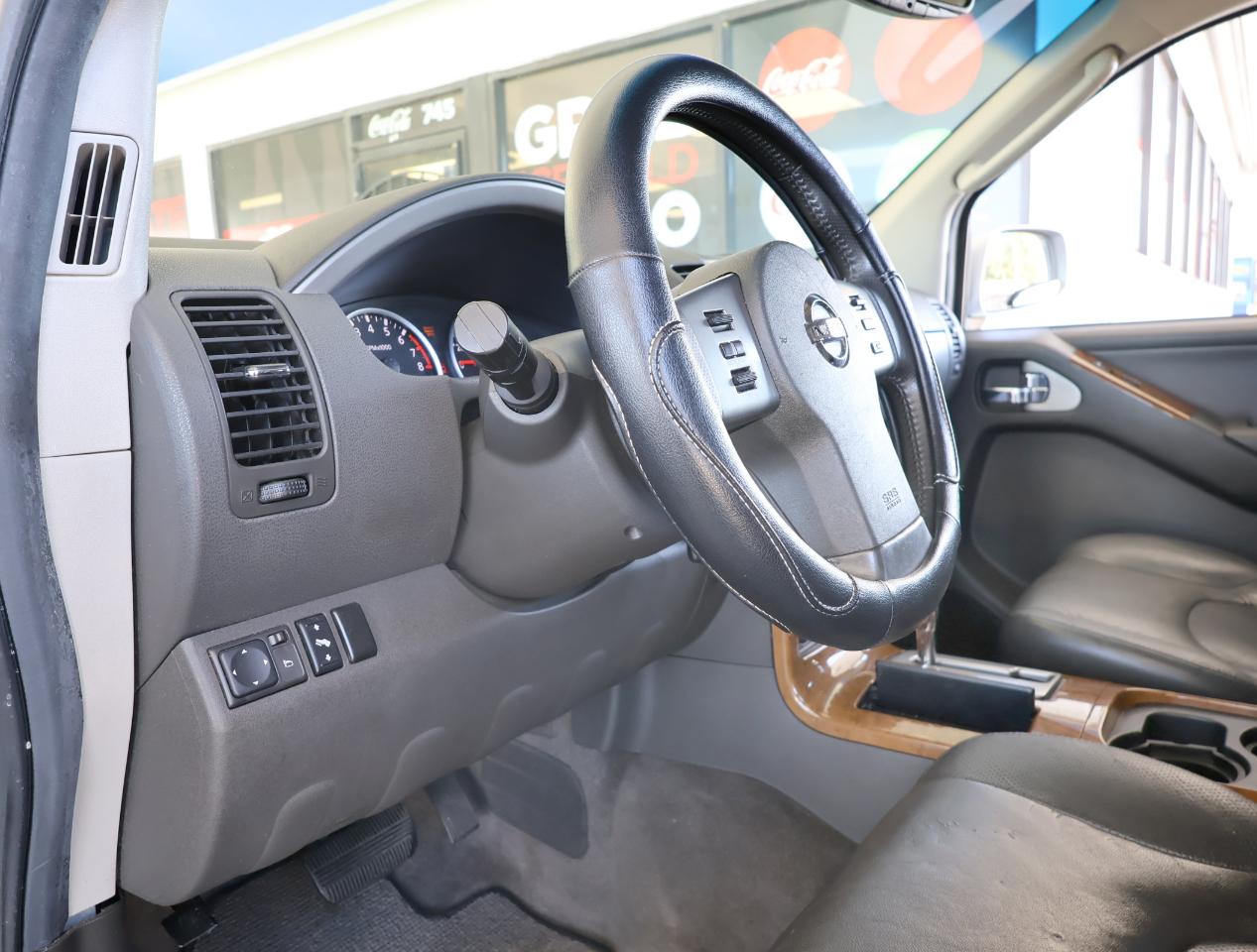 Nissan Pathfinder LE 4WD 2005