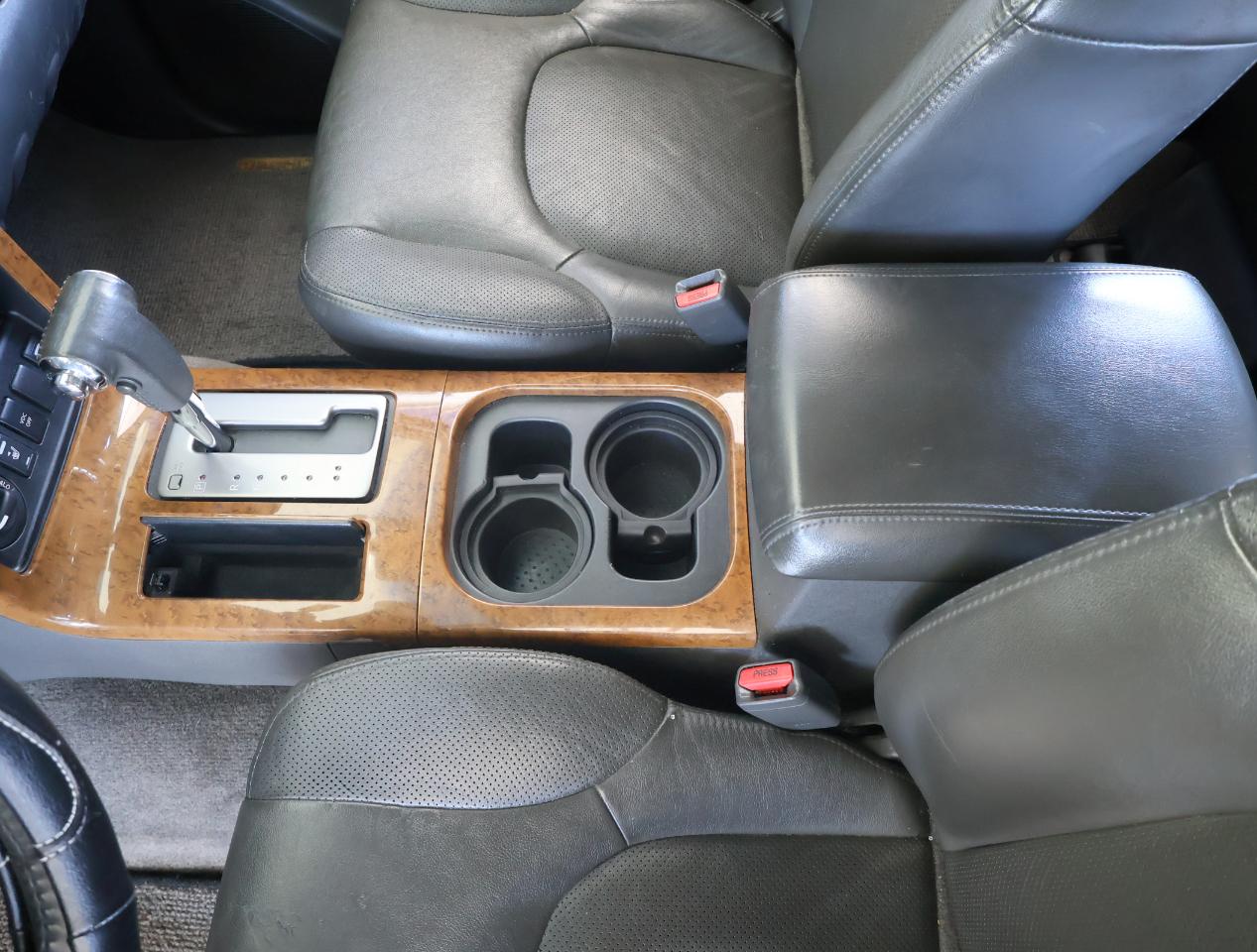 Nissan Pathfinder LE 4WD 2005