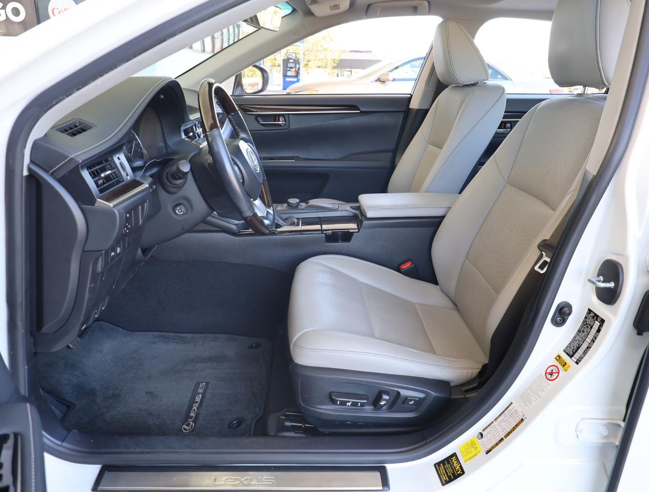 Lexus ES 350 Sedan 2016