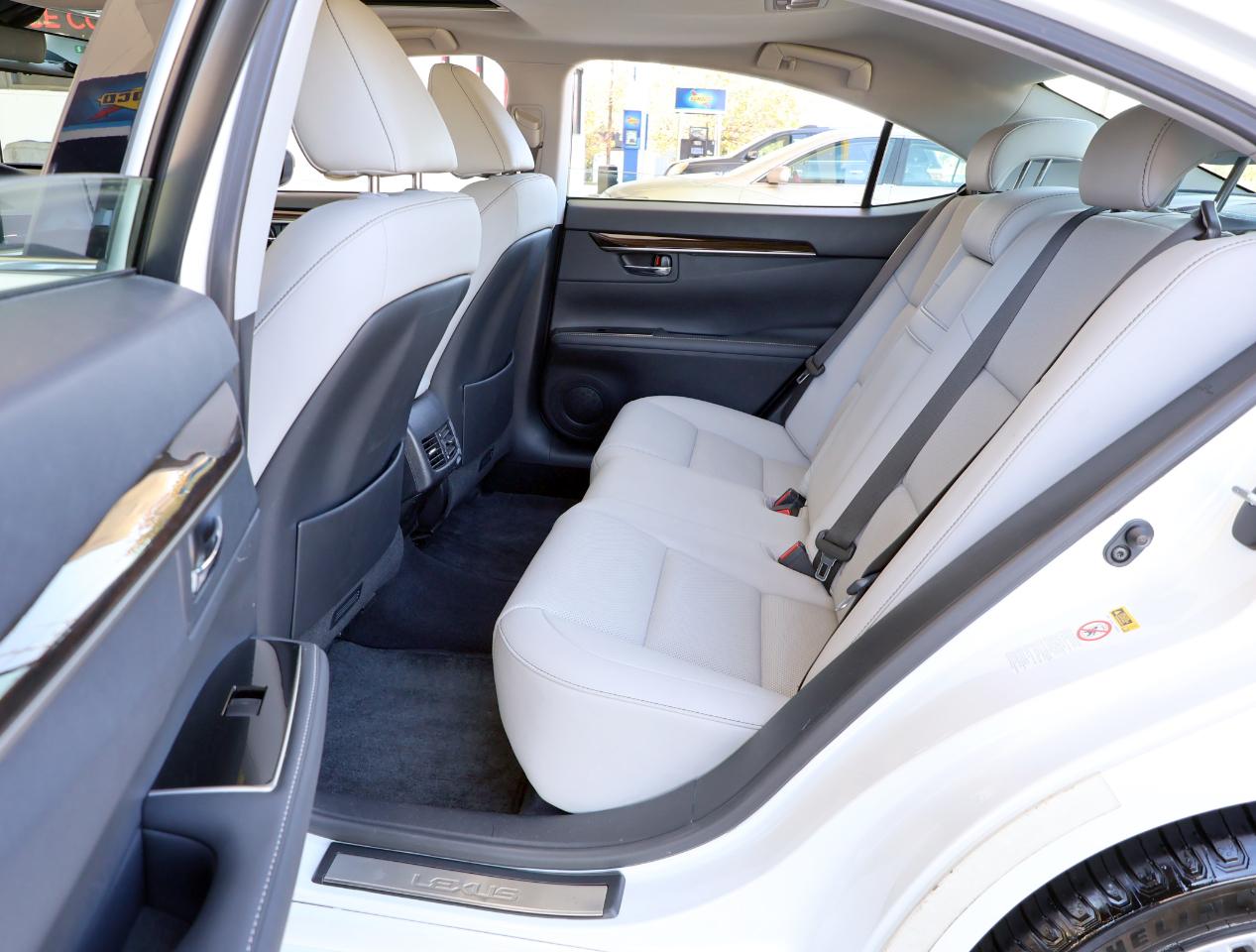 Lexus ES 350 Sedan 2016