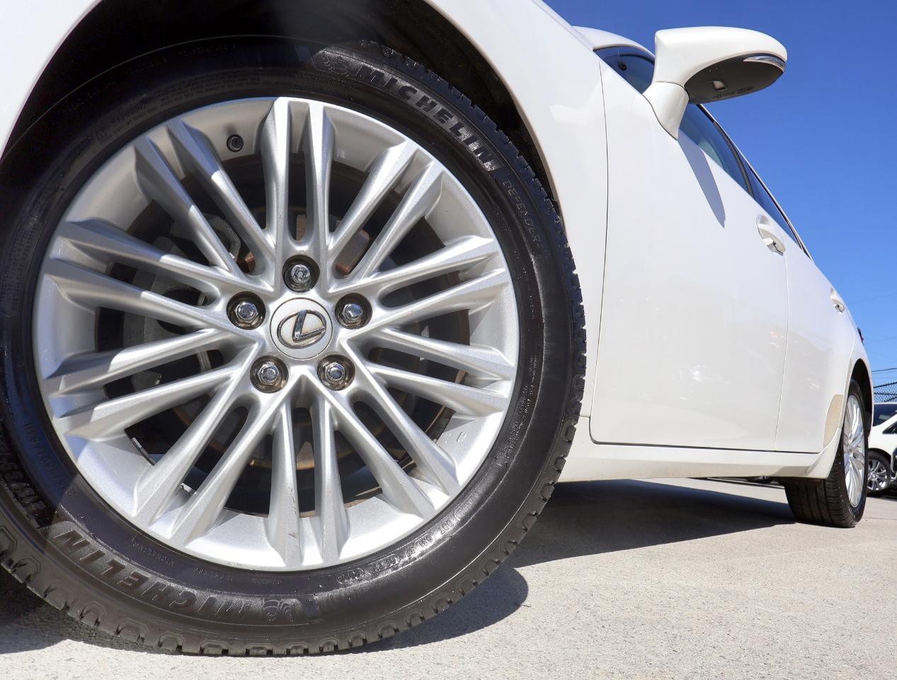 Lexus ES 350 Sedan 2016