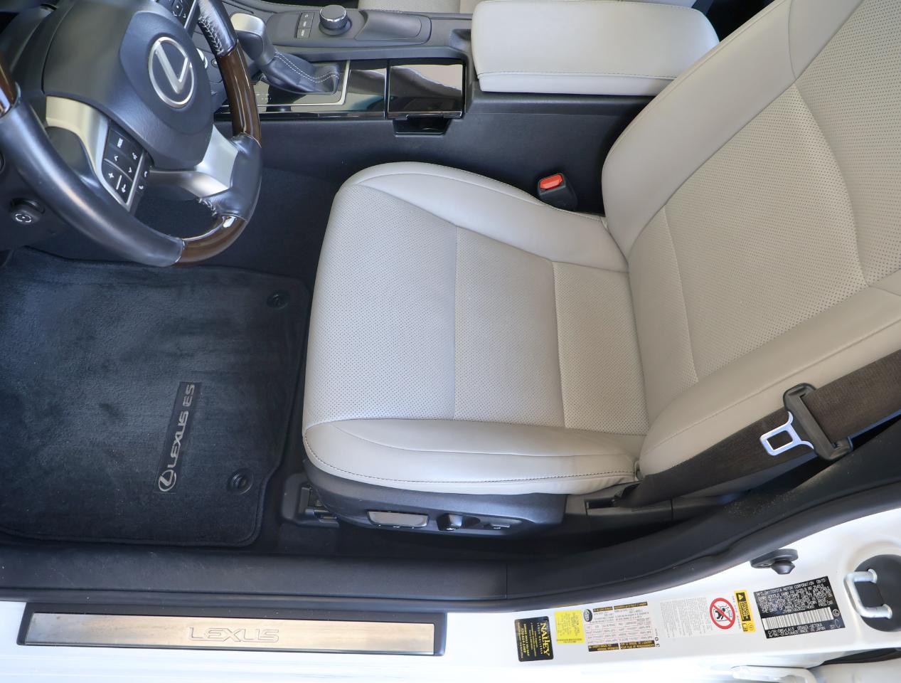 Lexus ES 350 Sedan 2016