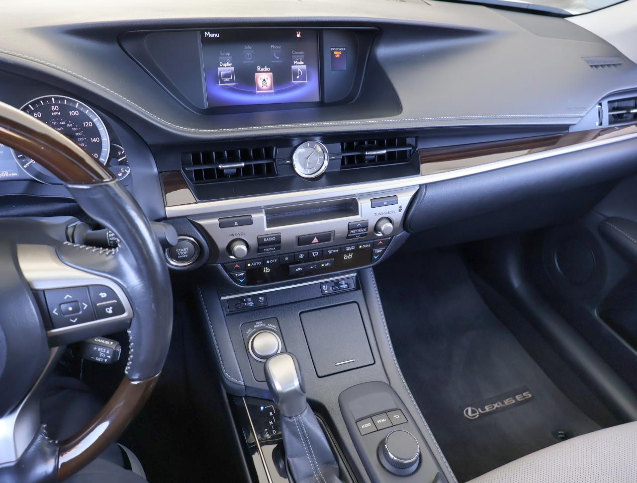 Lexus ES 350 Sedan 2016