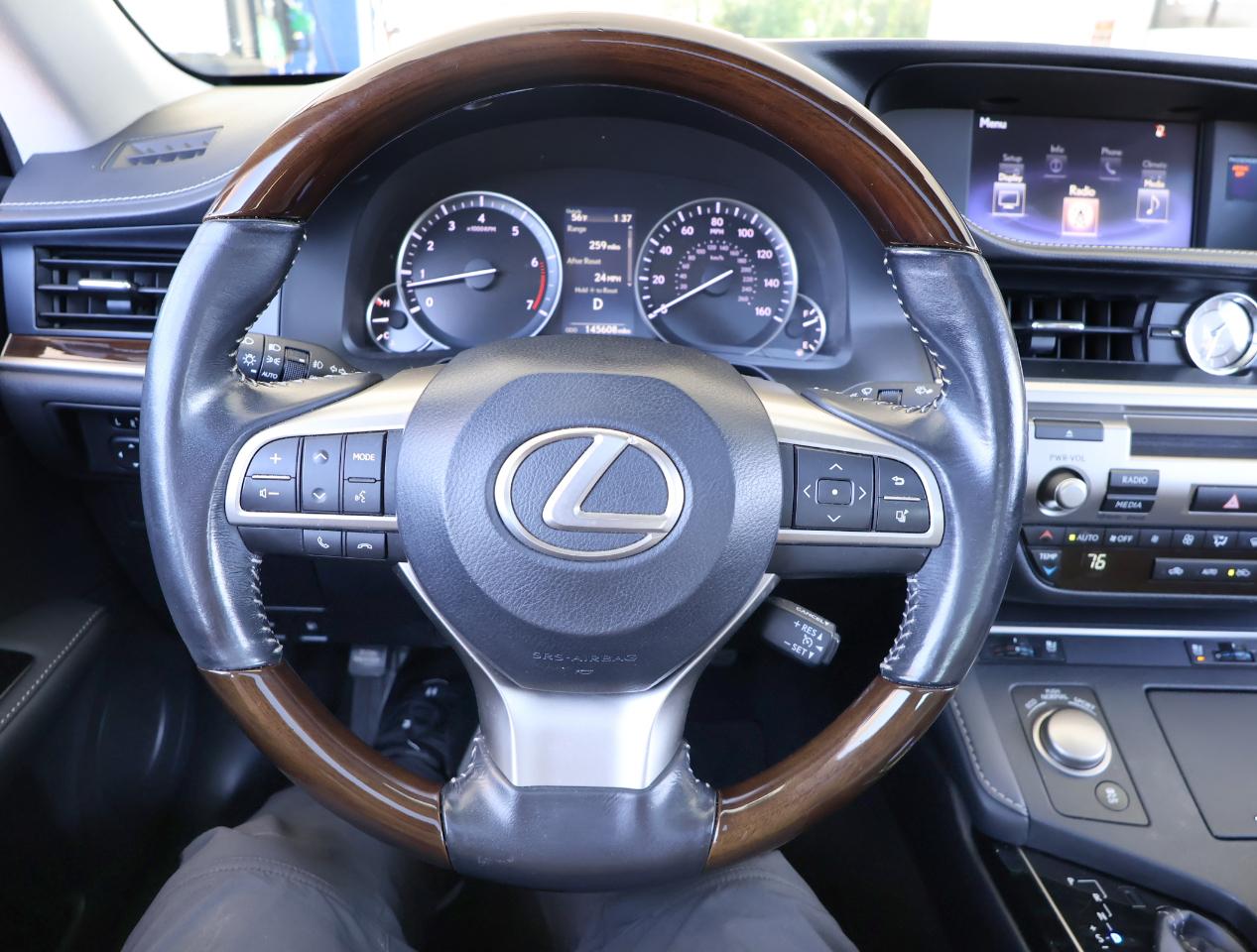 Lexus ES 350 Sedan 2016
