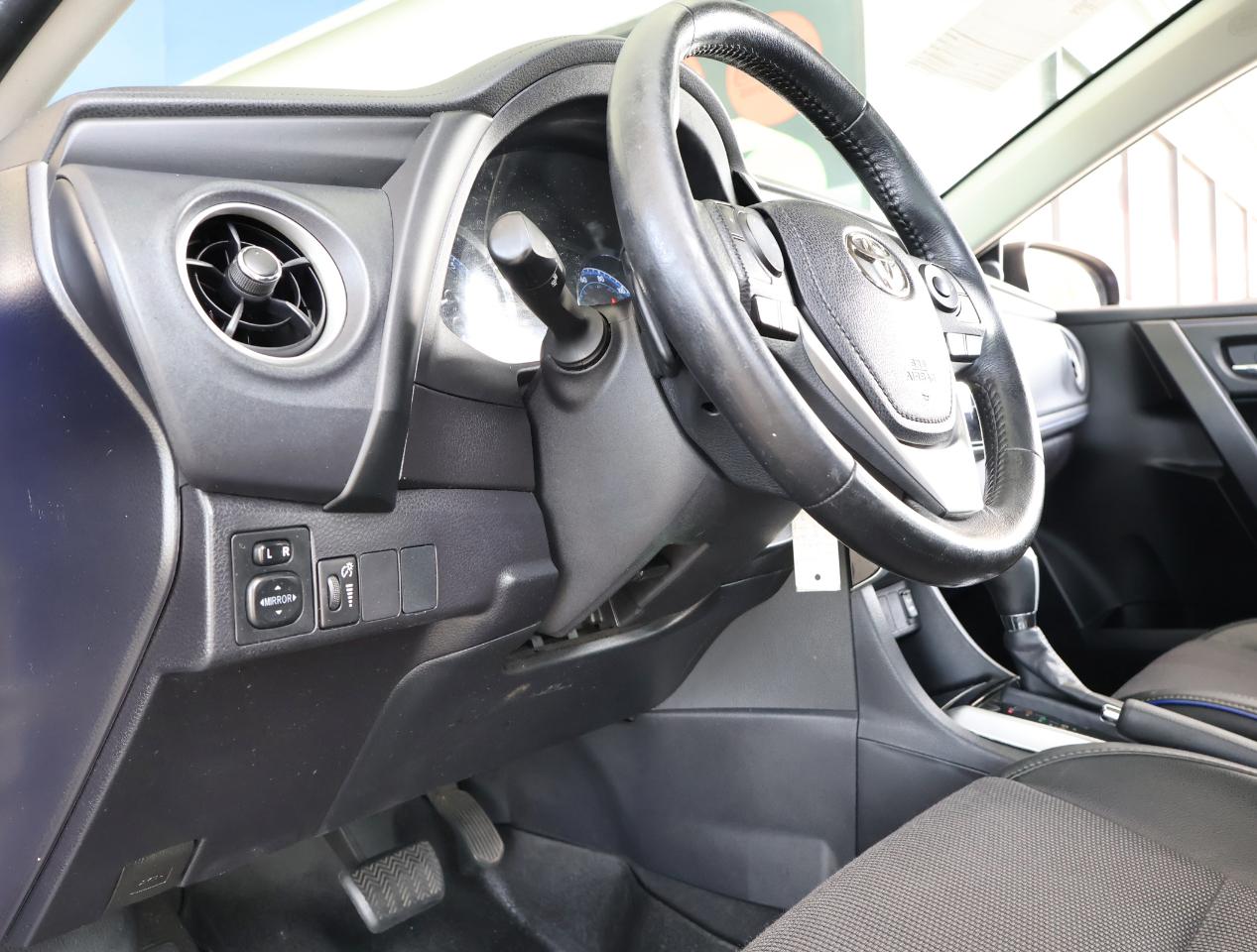 Toyota Corolla SE 2017