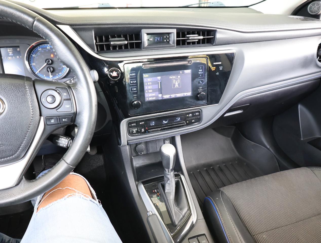 Toyota Corolla SE 2017