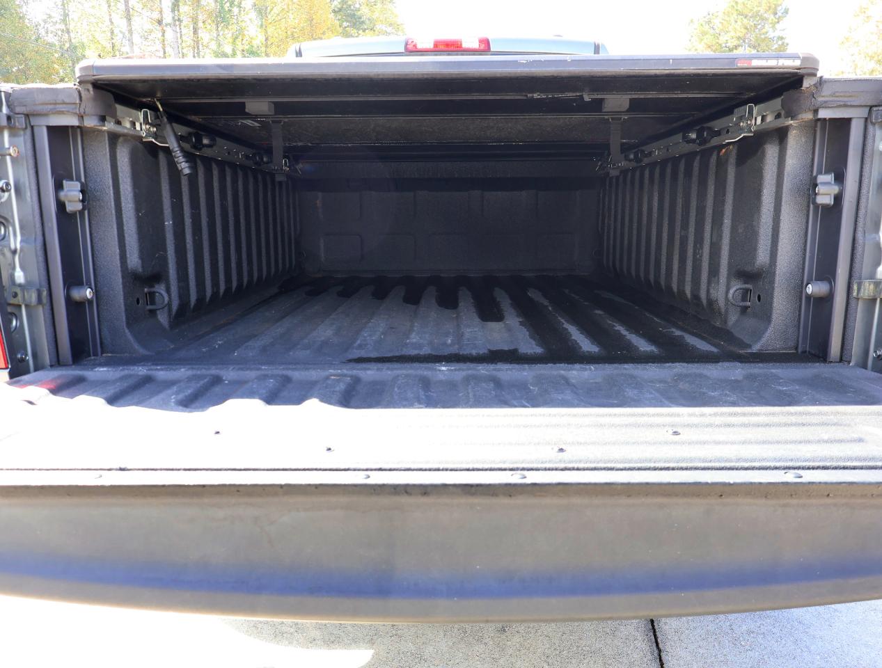 RAM 1500 Laramie Crew Cab 2WD 2011