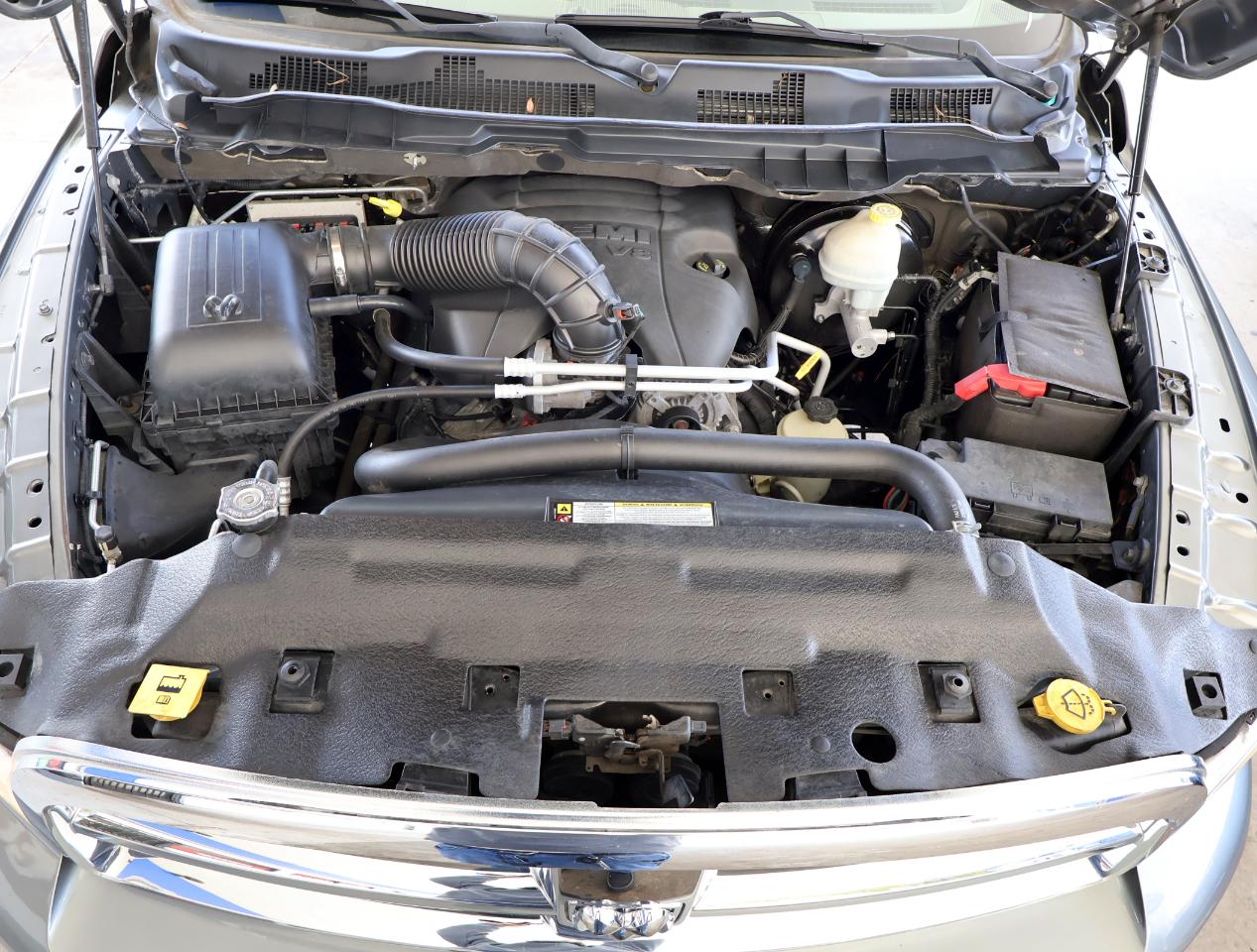 RAM 1500 Laramie Crew Cab 2WD 2011