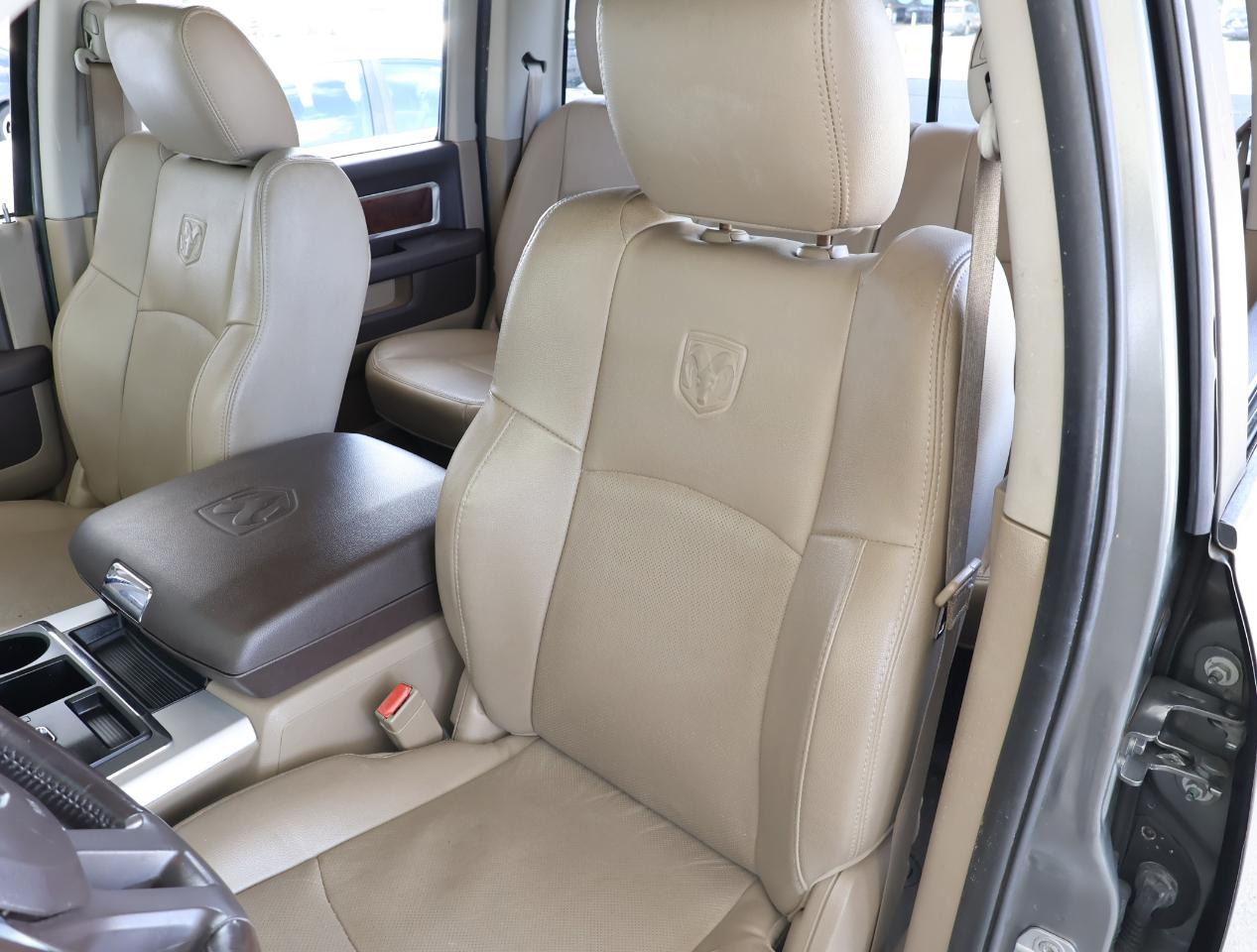 RAM 1500 Laramie Crew Cab 2WD 2011
