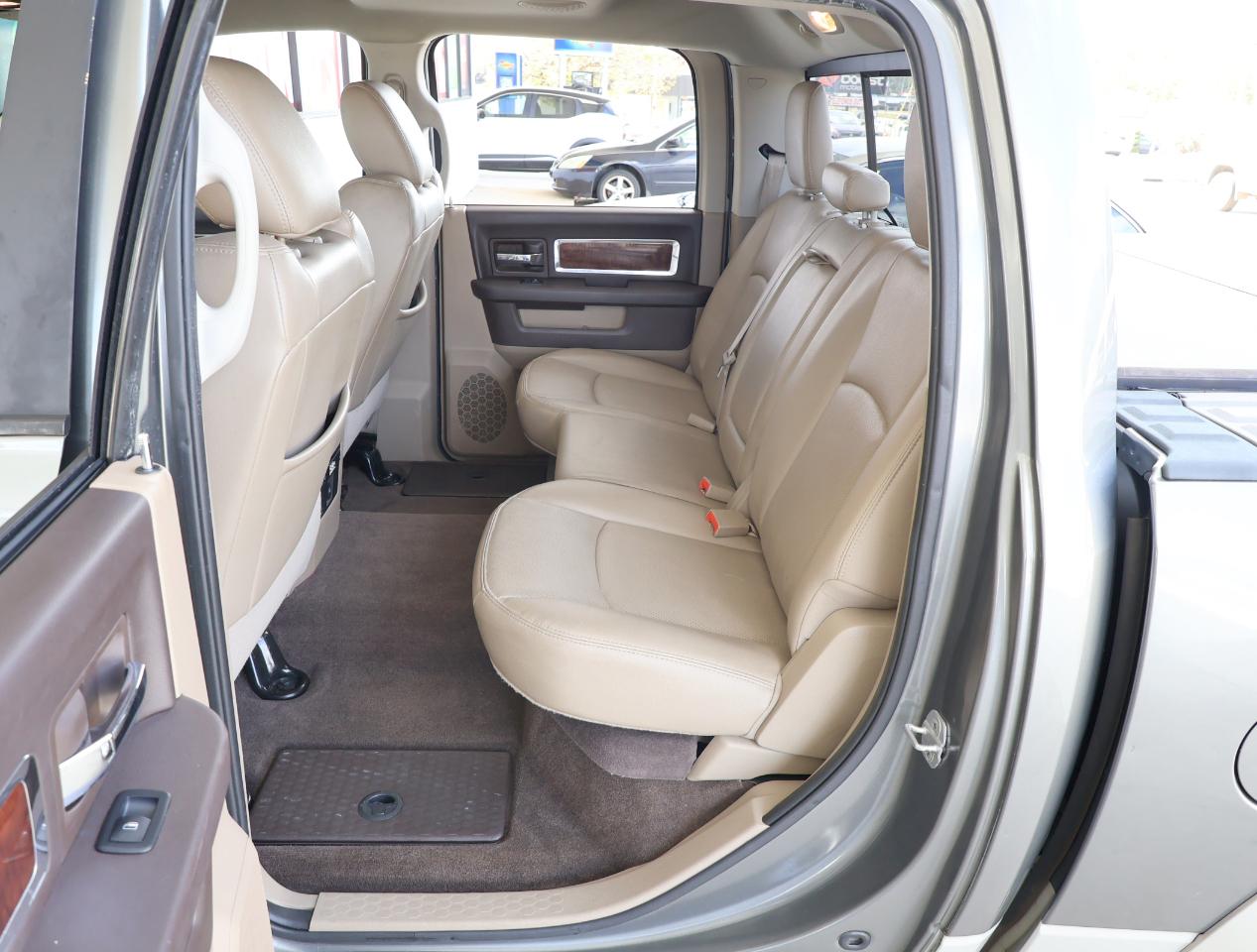 RAM 1500 Laramie Crew Cab 2WD 2011