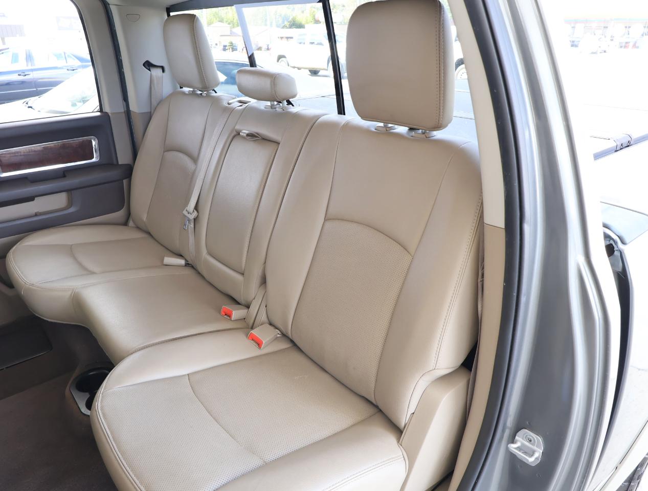 RAM 1500 Laramie Crew Cab 2WD 2011