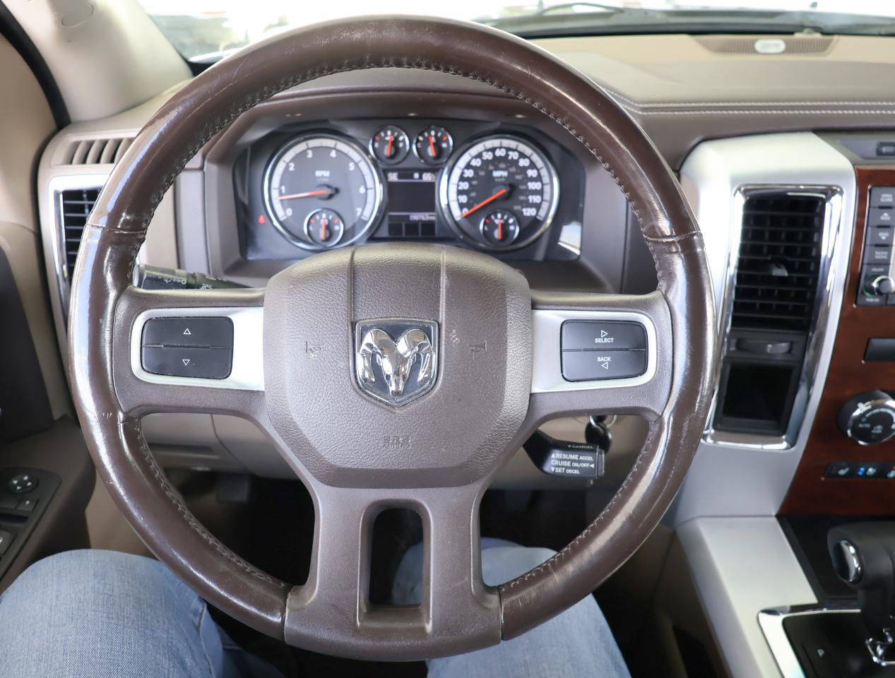 RAM 1500 Laramie Crew Cab 2WD 2011