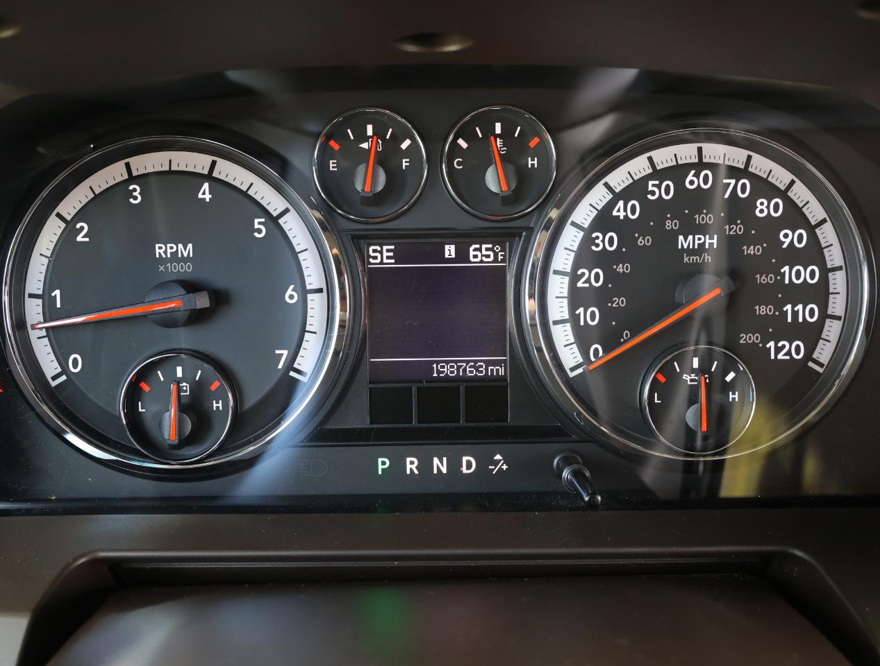 RAM 1500 Laramie Crew Cab 2WD 2011