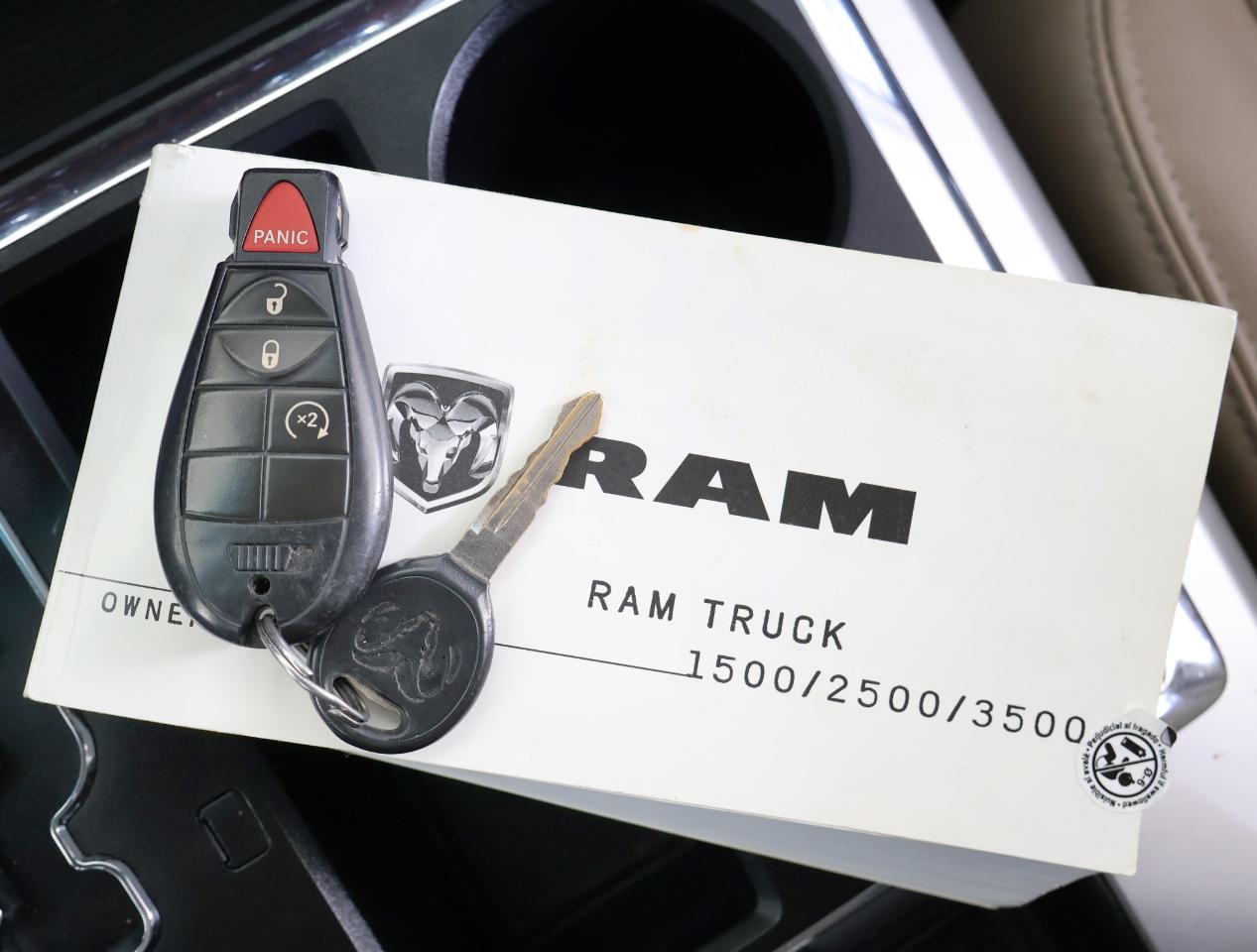 RAM 1500 Laramie Crew Cab 2WD 2011