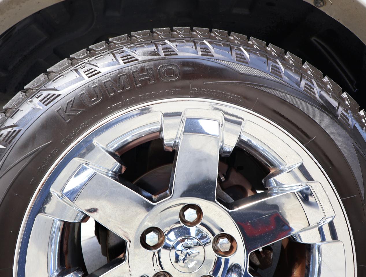 RAM 1500 Laramie Crew Cab 2WD 2011
