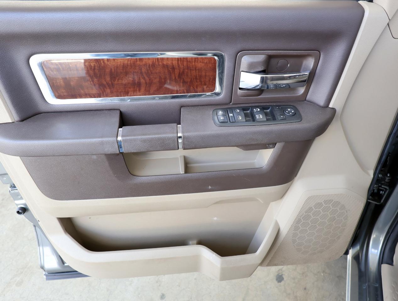 RAM 1500 Laramie Crew Cab 2WD 2011