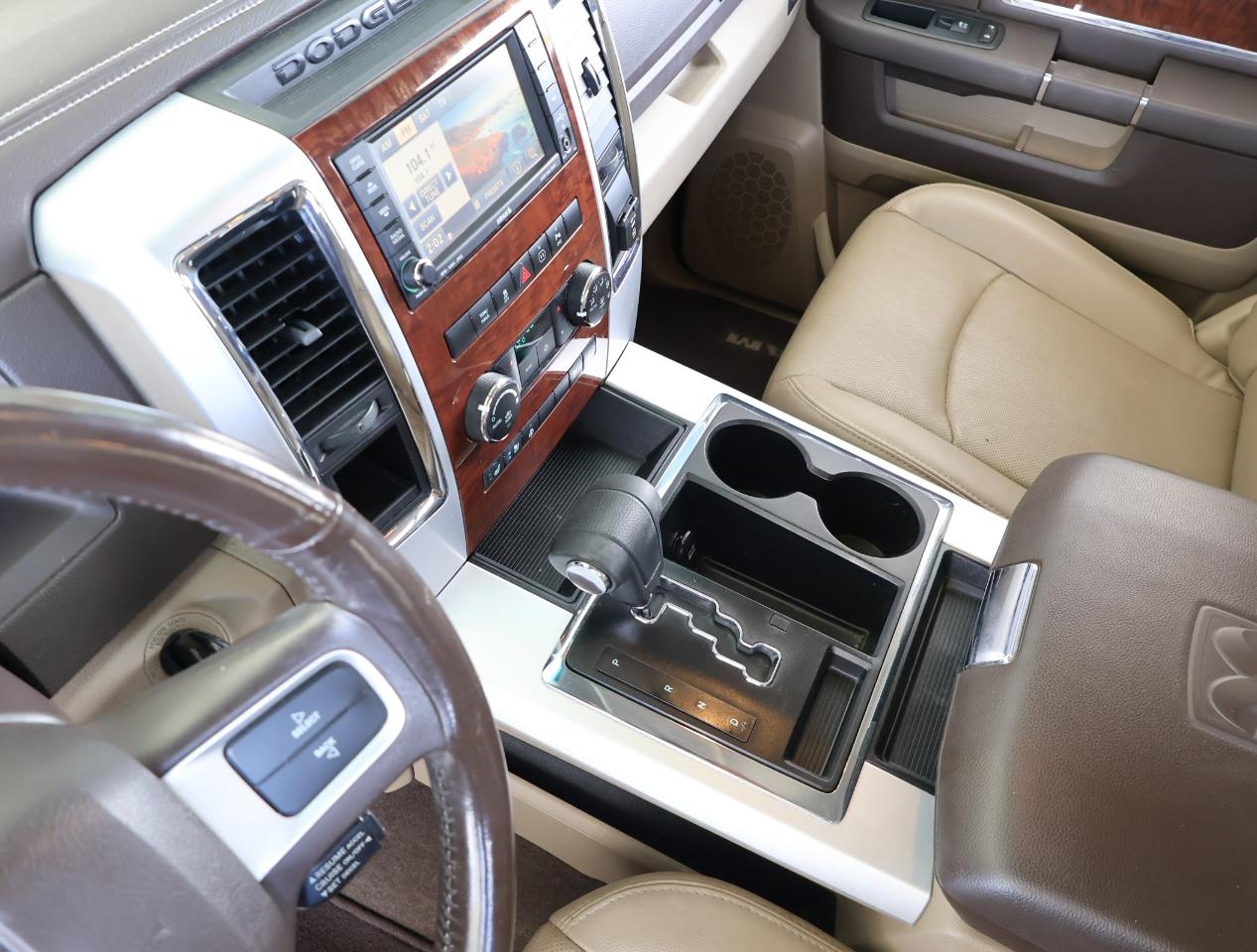 RAM 1500 Laramie Crew Cab 2WD 2011