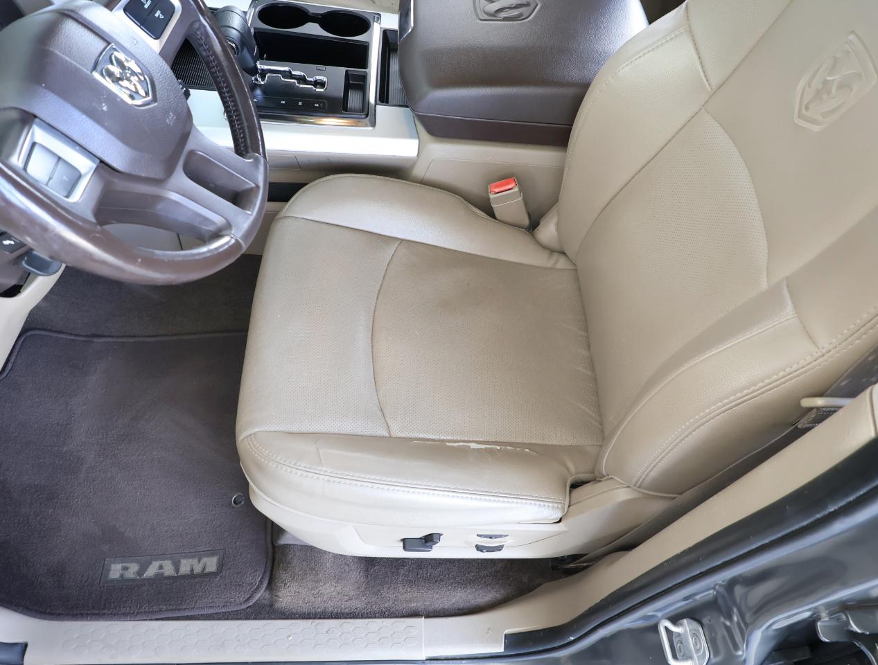RAM 1500 Laramie Crew Cab 2WD 2011