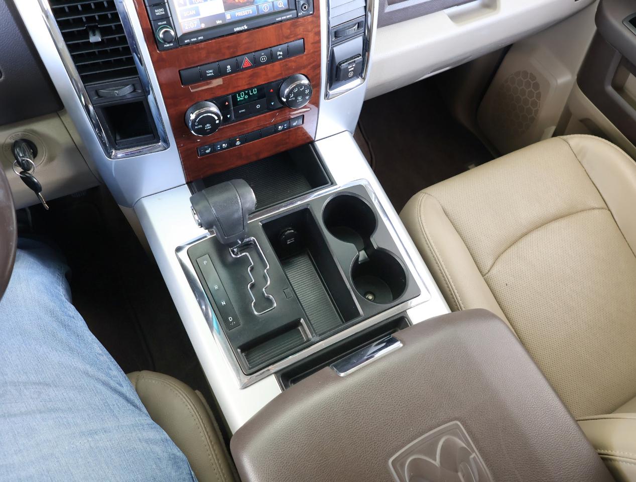 RAM 1500 Laramie Crew Cab 2WD 2011
